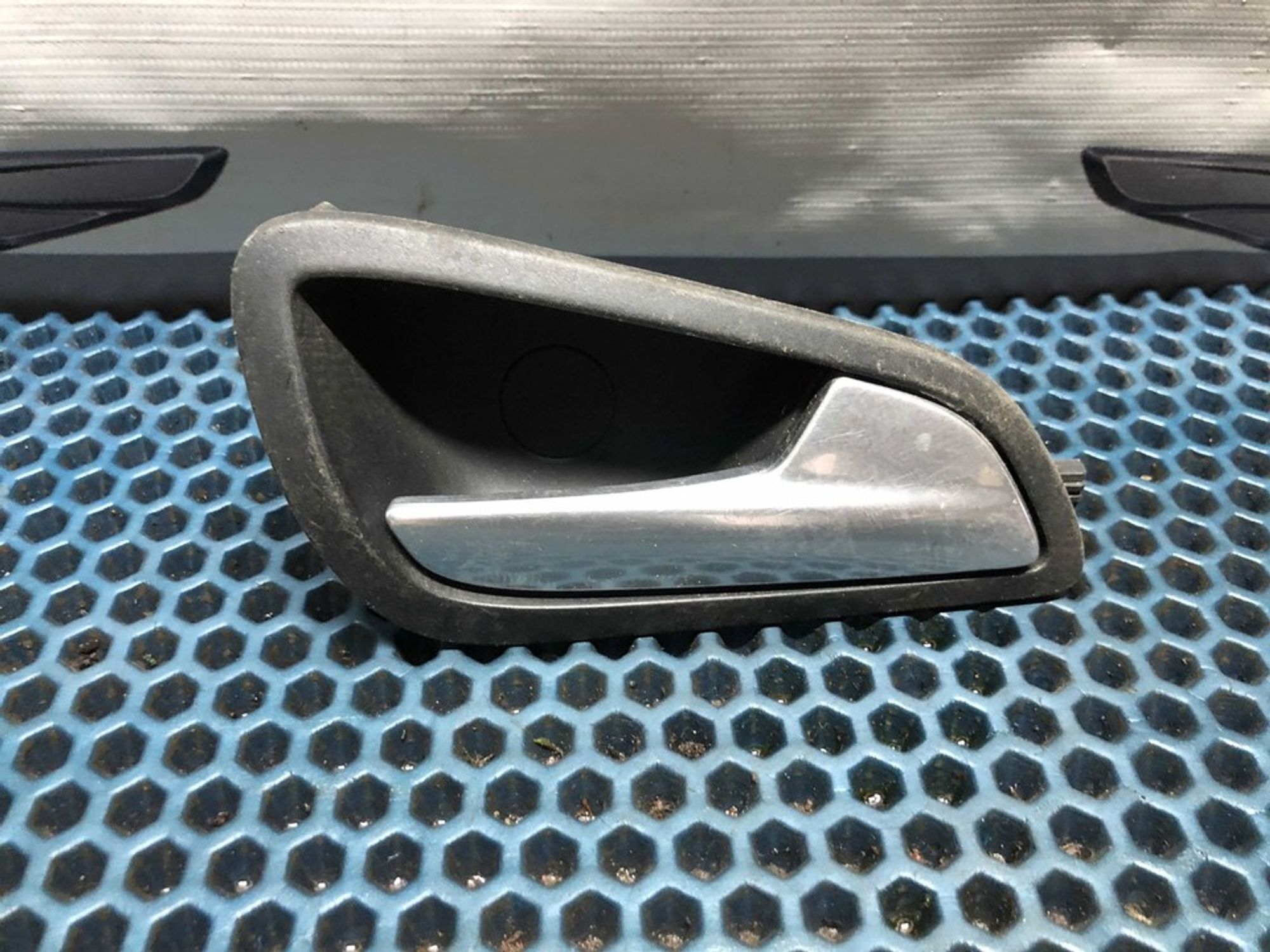 AM51U22600BDW Ручка двери внутренняя правая R Ford Focus III, 400 рублей, Нижний Новгород