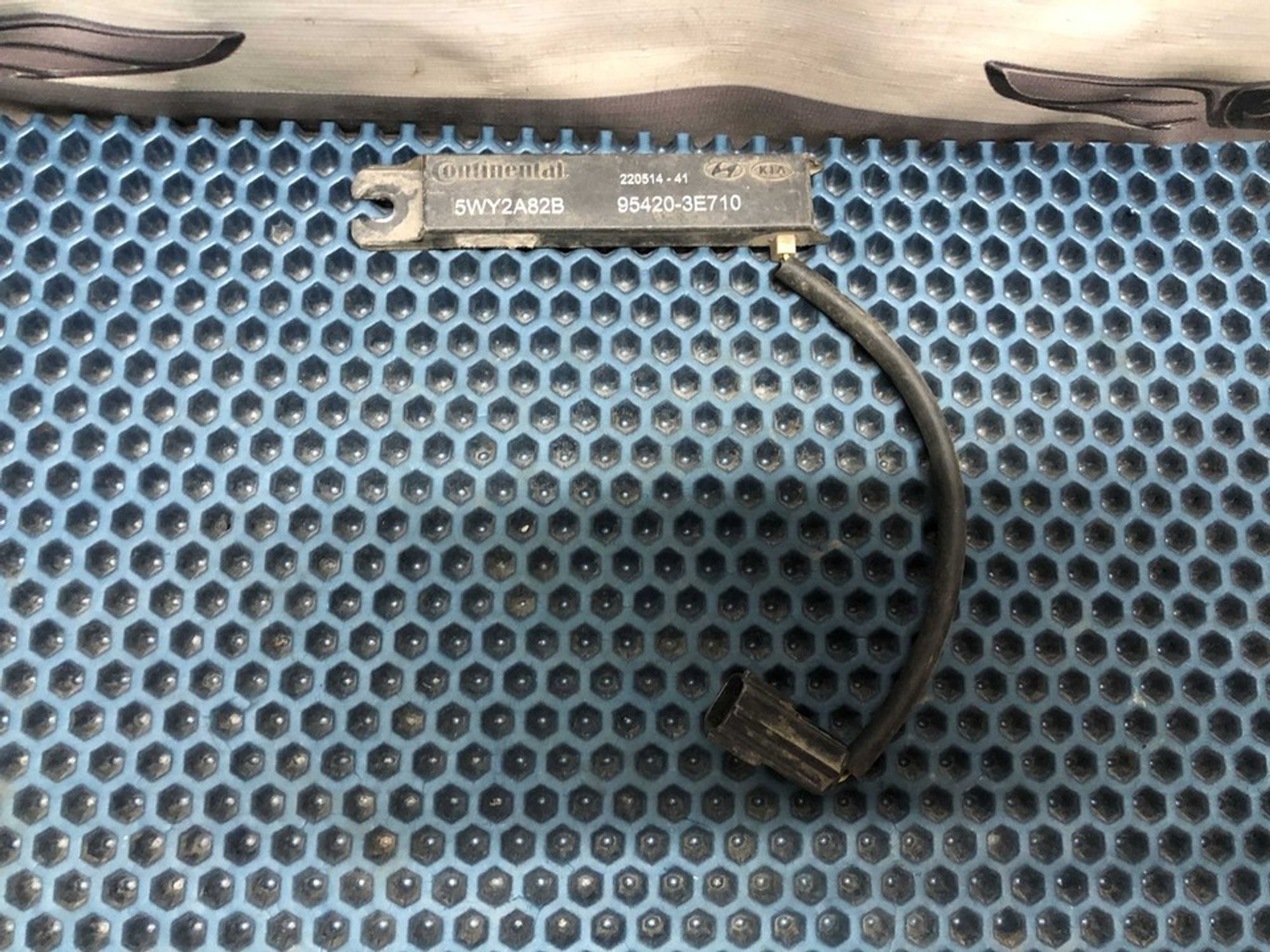 954203E710 Антенна противоугонной системы Hyundai Solaris I, 800 рублей, Нижний Новгород