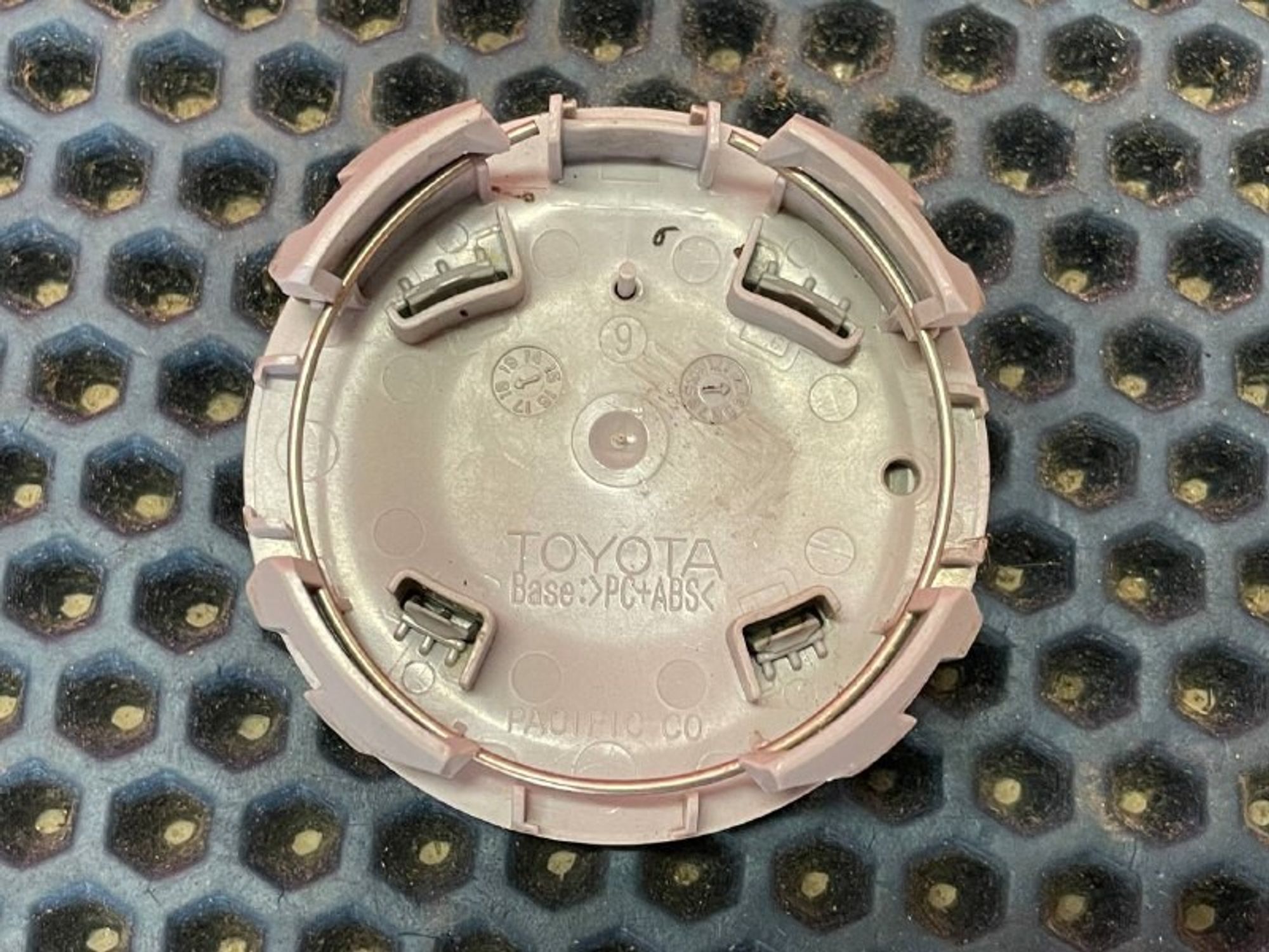 4260302320 Колпак декоративный Toyota Camry XV50, 500 рублей, Нижний Новгород