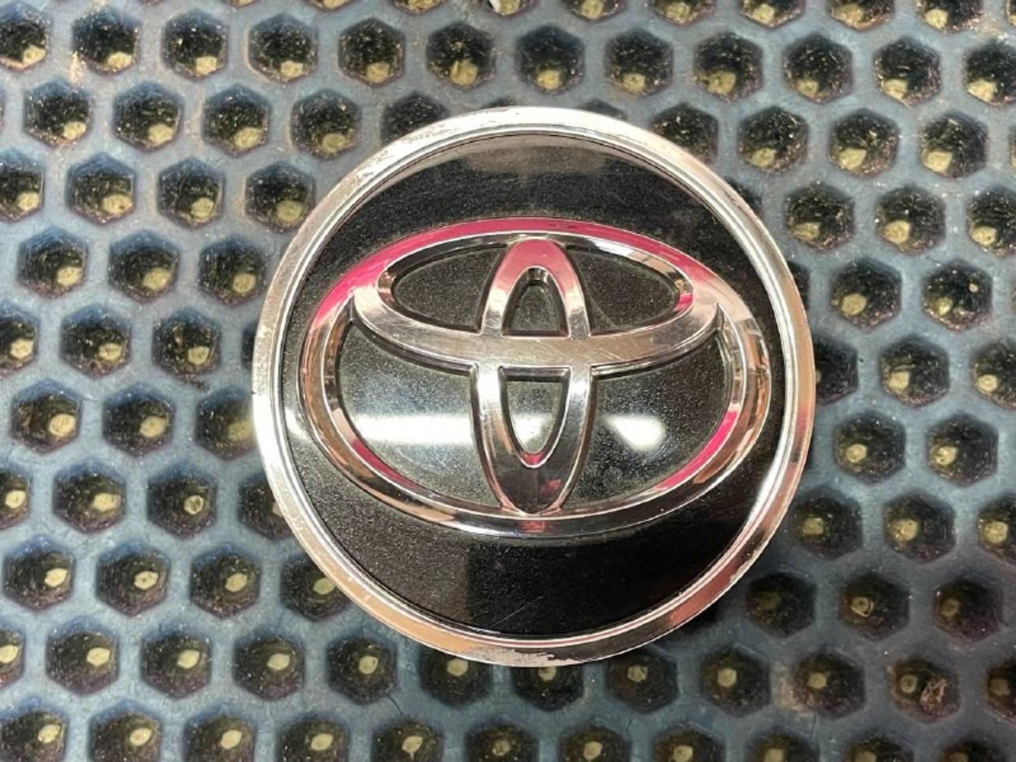 4260302320 Колпак декоративный Toyota Camry XV50, 500 рублей, Нижний Новгород