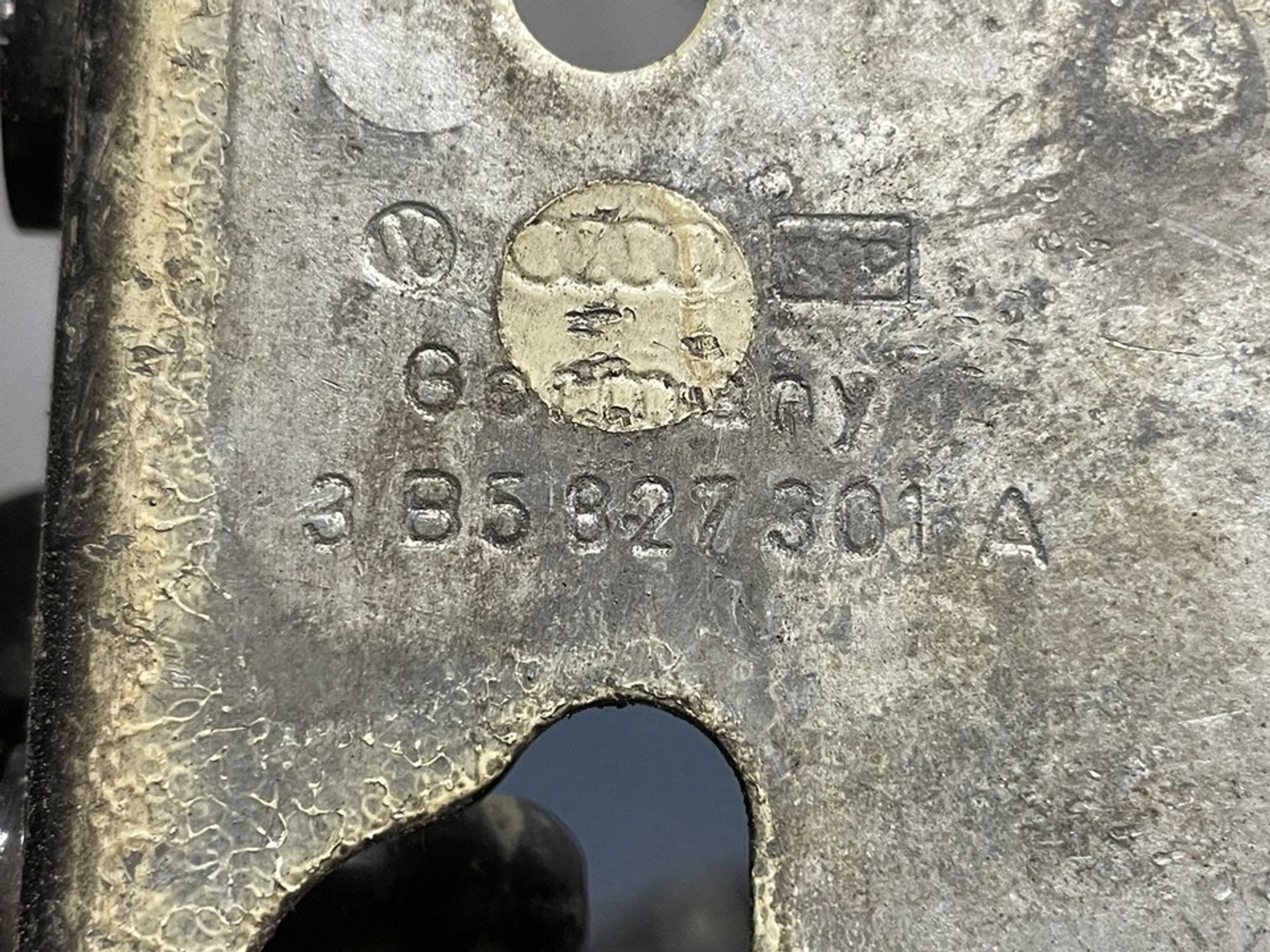 3B5827301A Петля крышки багажника левая L Volkswagen Passat B5, 600 рублей, Нижний Новгород