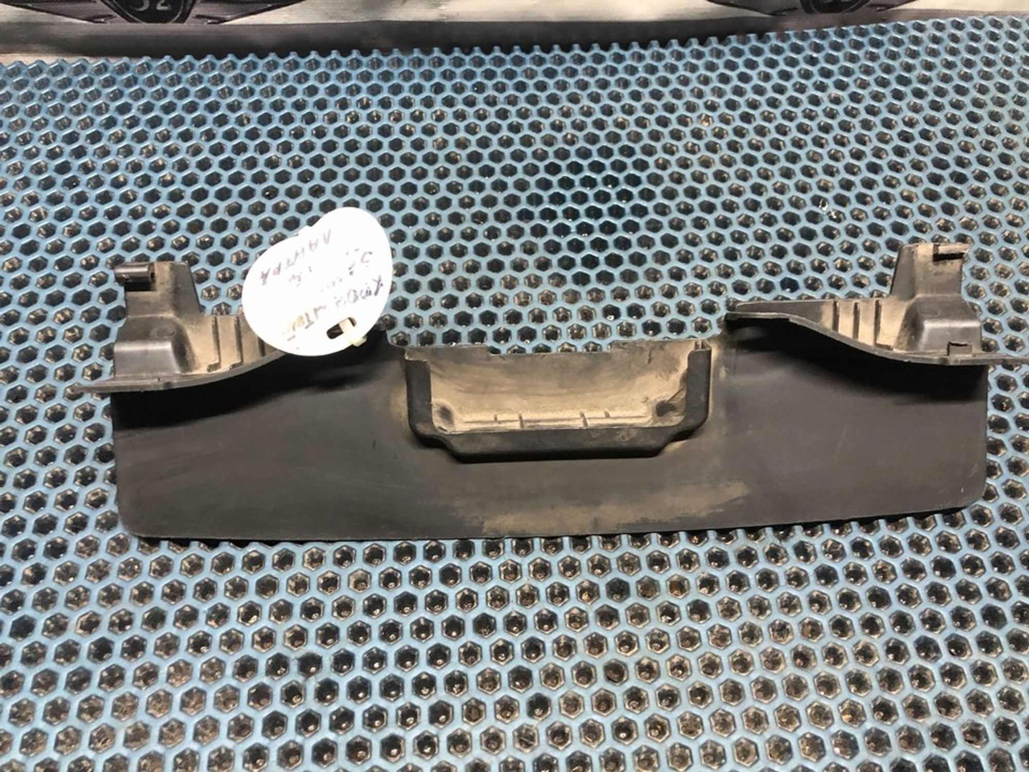 811952H000 Накладка замка капота Hyundai Elantra HD, 400 рублей, Нижний Новгород