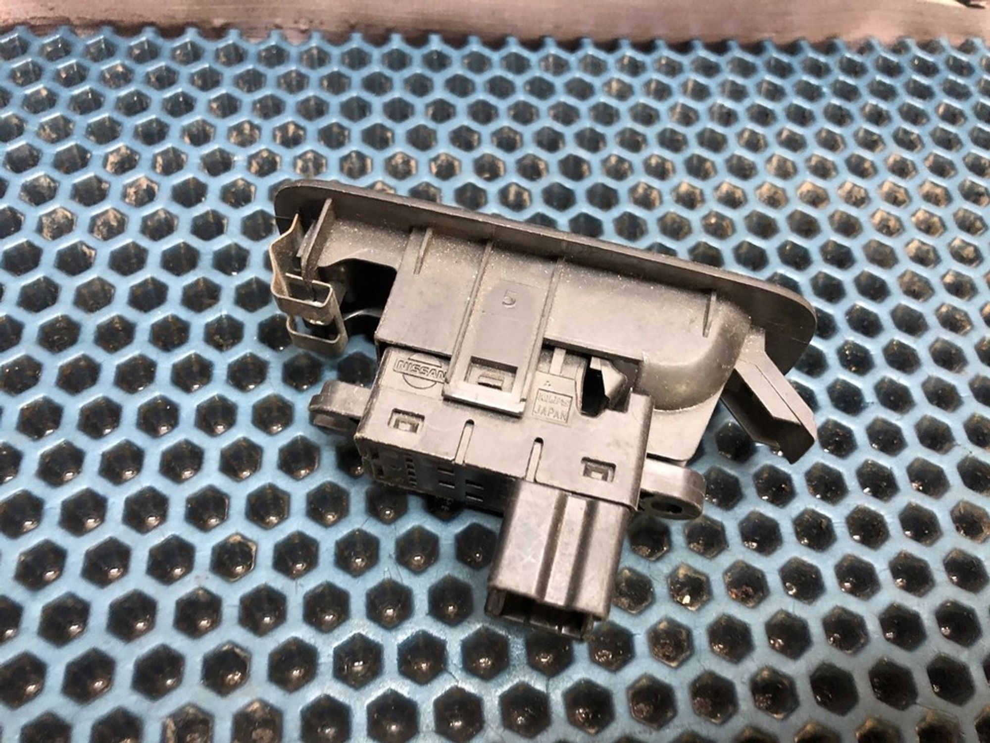 25411JD000 Кнопка стеклоподъемника Nissan Qashqai J10, 500 рублей, Нижний Новгород