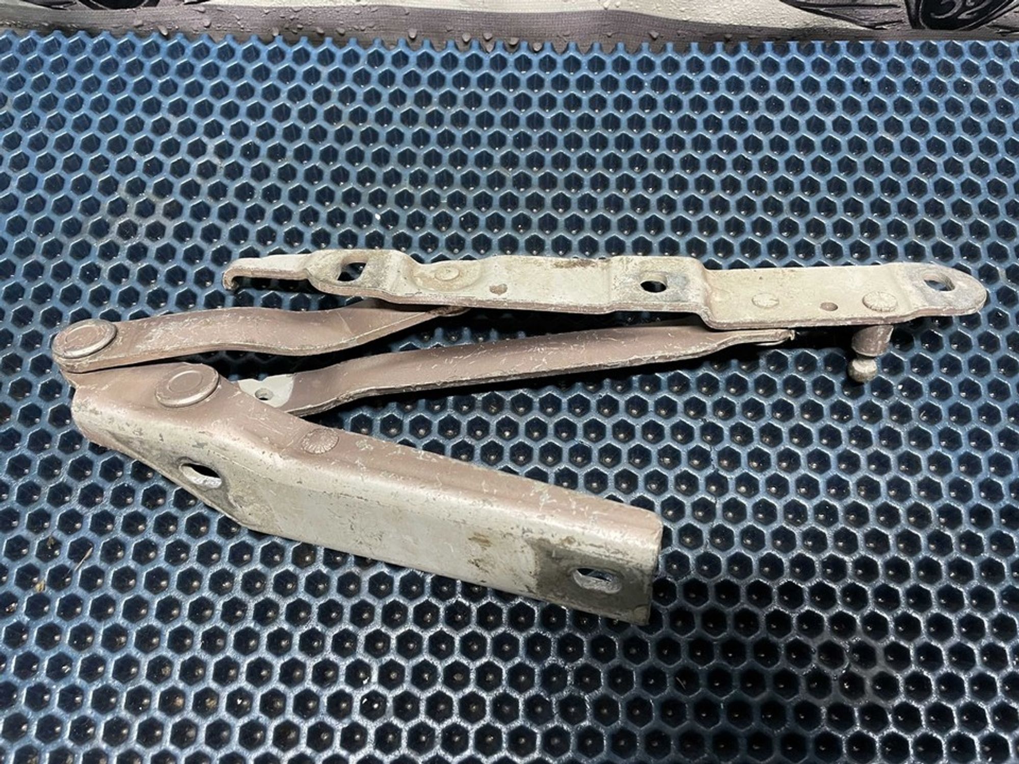 893827302 Петля капота правая R Audi 80 B3, 400 рублей, Нижний Новгород