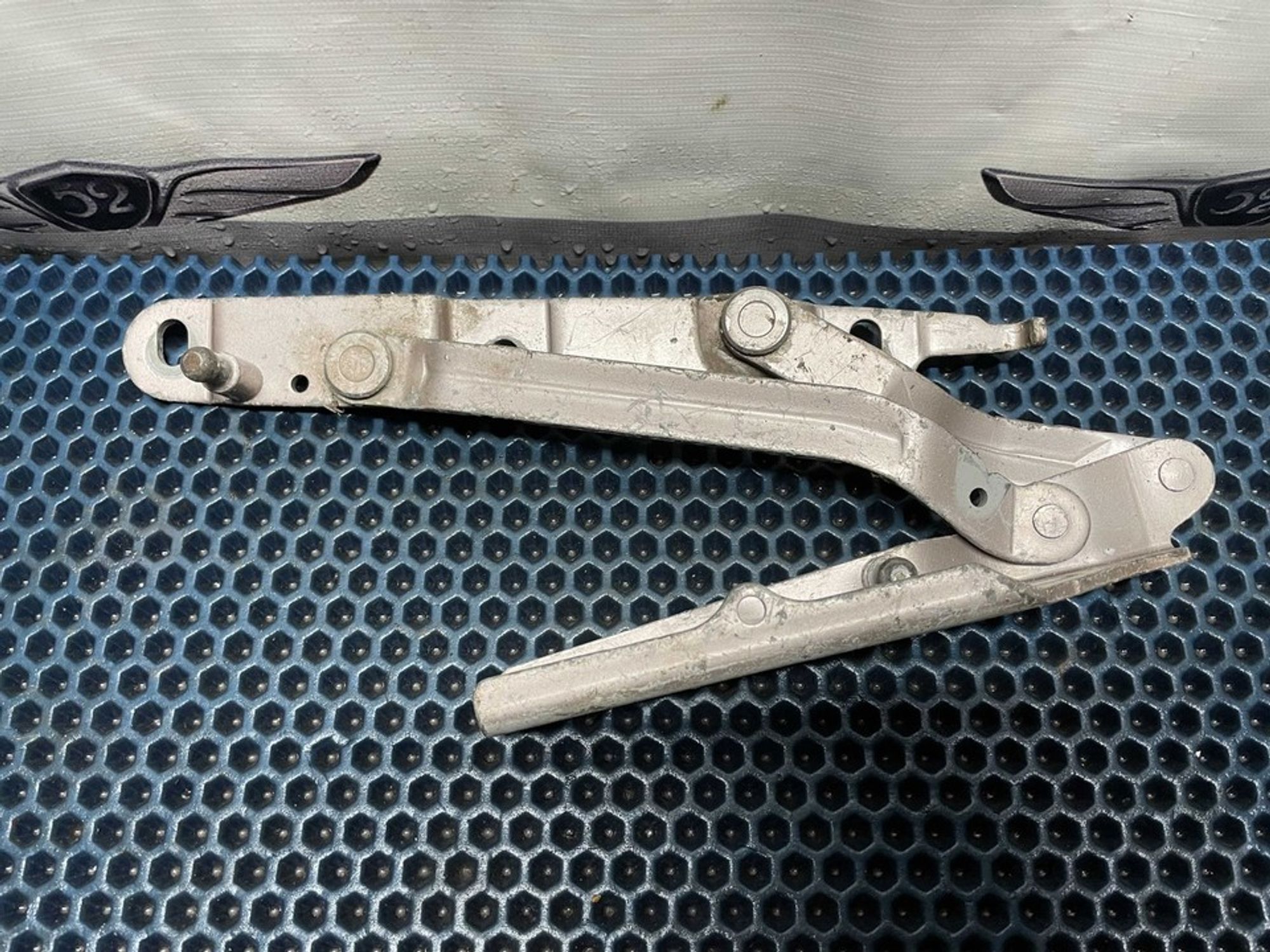 893827302 Петля капота правая R Audi 80 B3, 400 рублей, Нижний Новгород