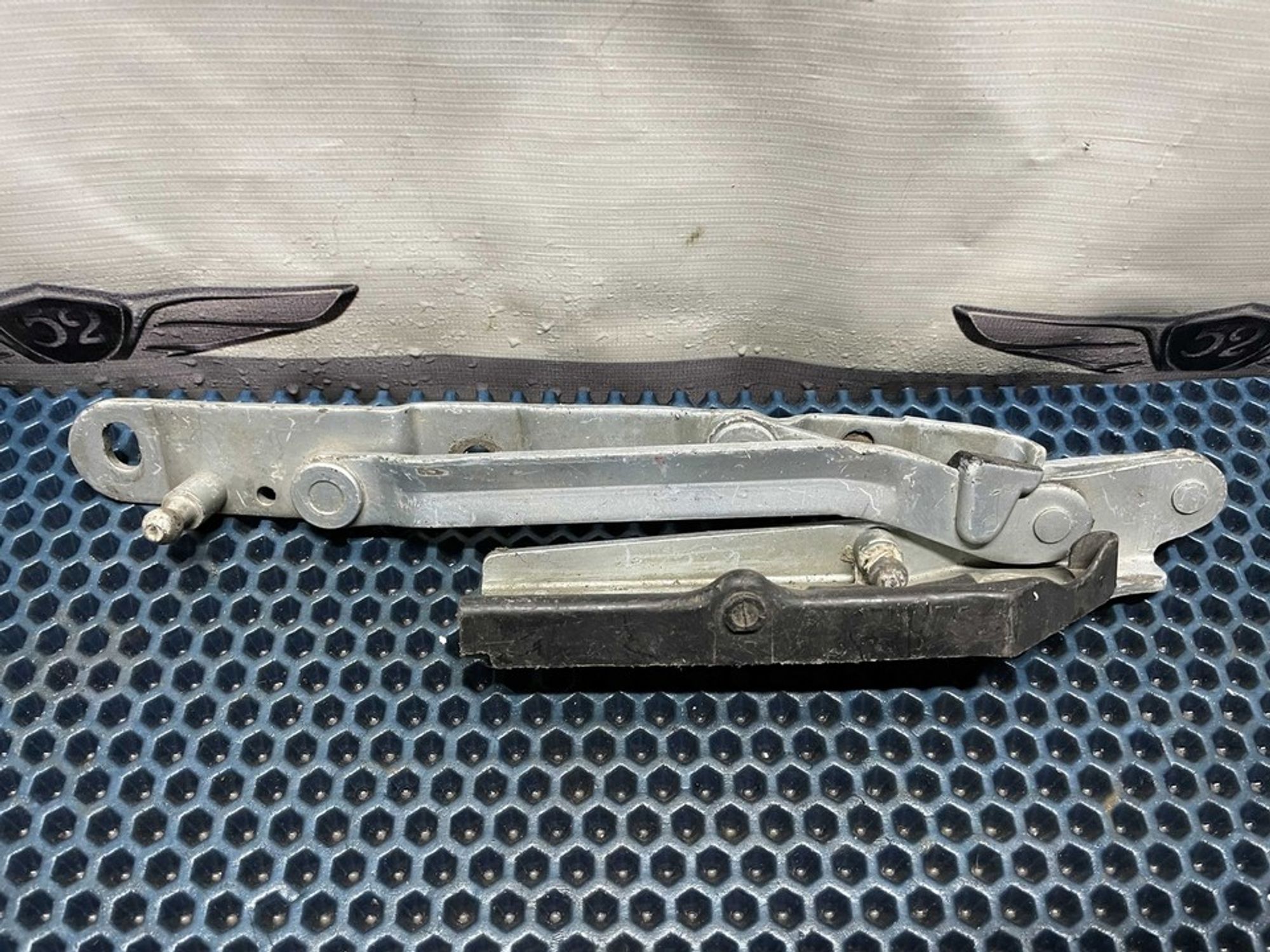 893827302 Петля капота правая R Audi 80 B3, 400 рублей, Нижний Новгород