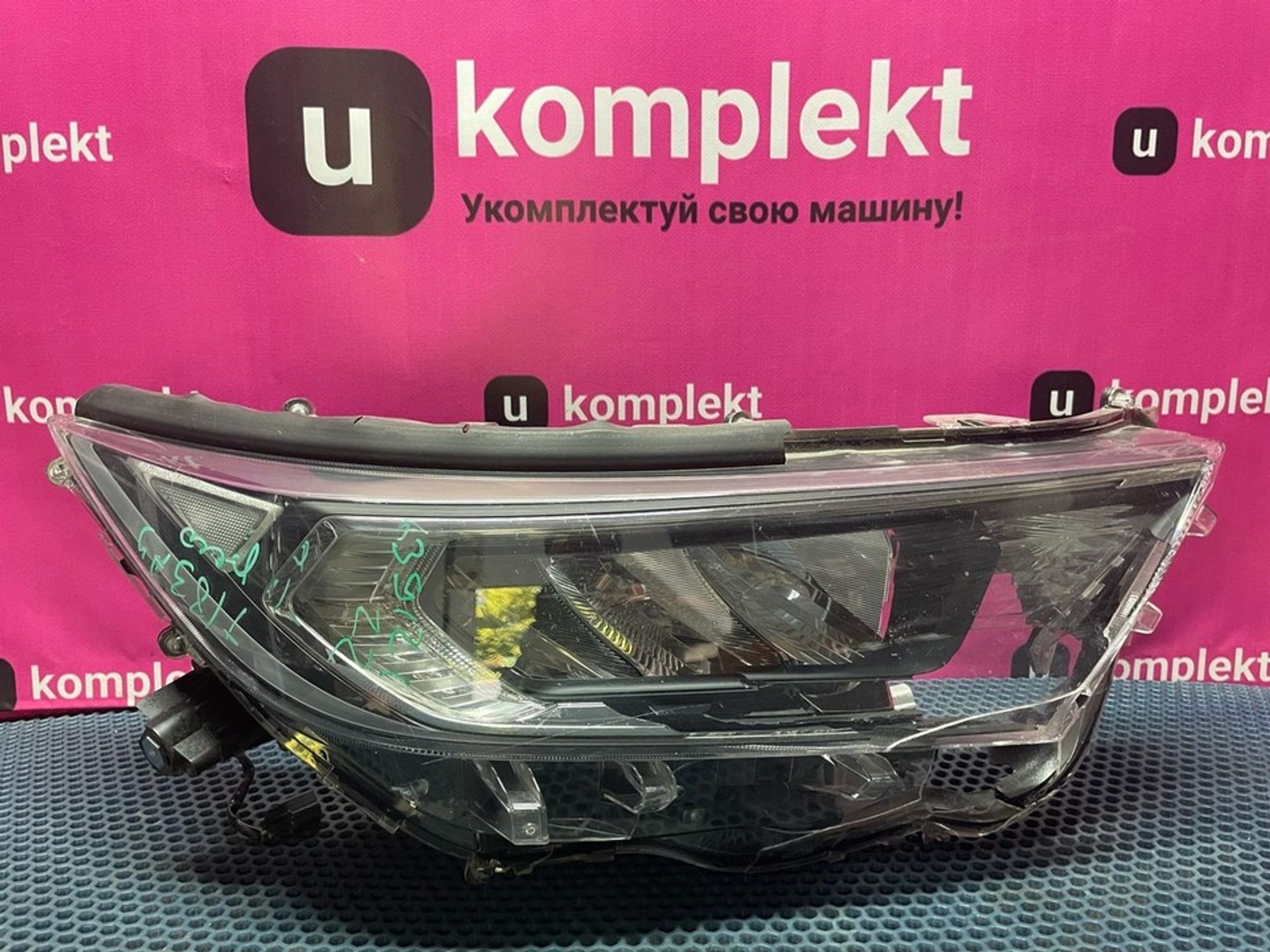 8114542840 Фара правая R Toyota RAV4 XA50, 2200 рублей, Нижний Новгород