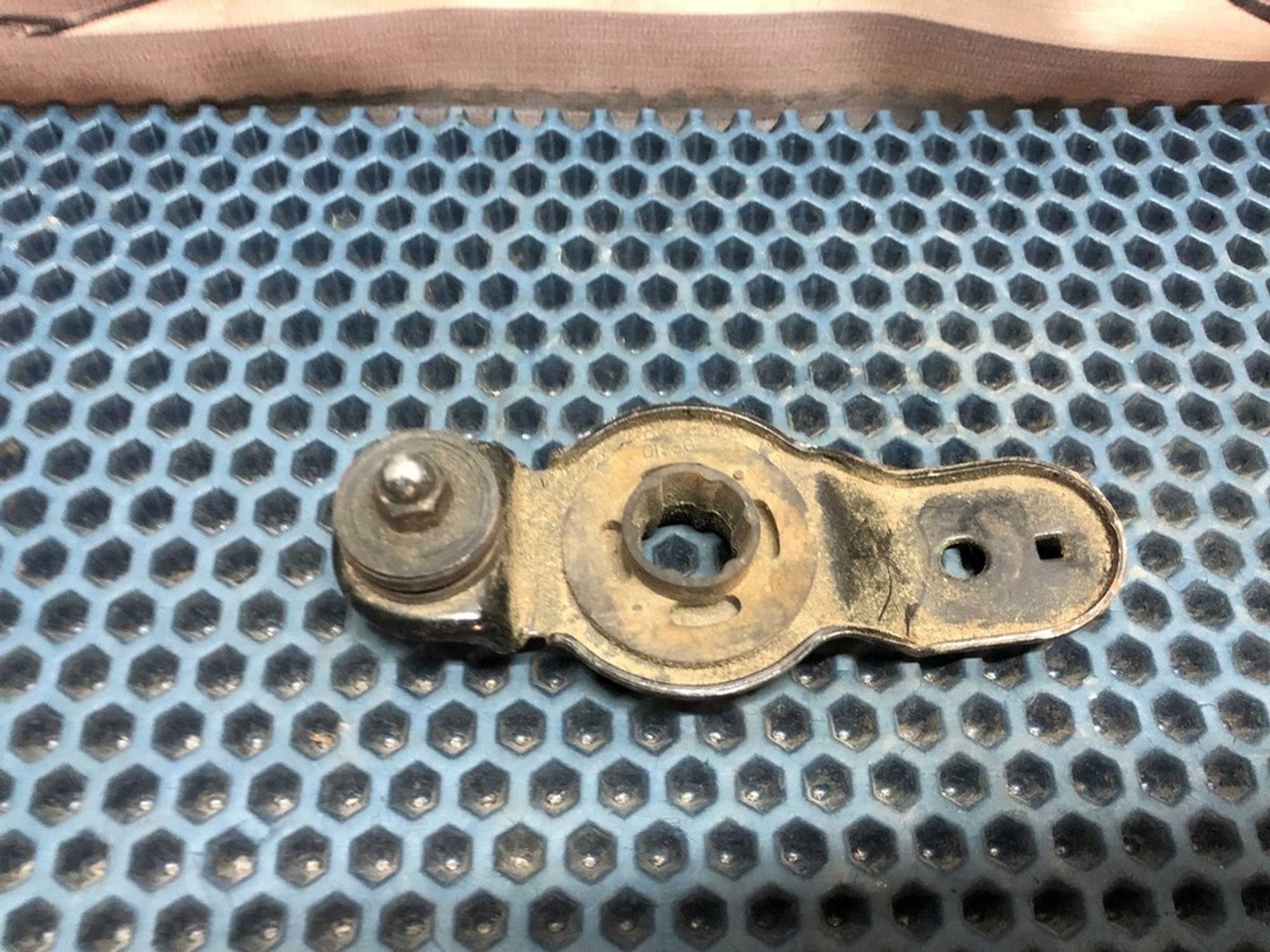 0K2A115240D Кронштейн радиатора правый R Kia Spectra I, 500 рублей, Нижний Новгород