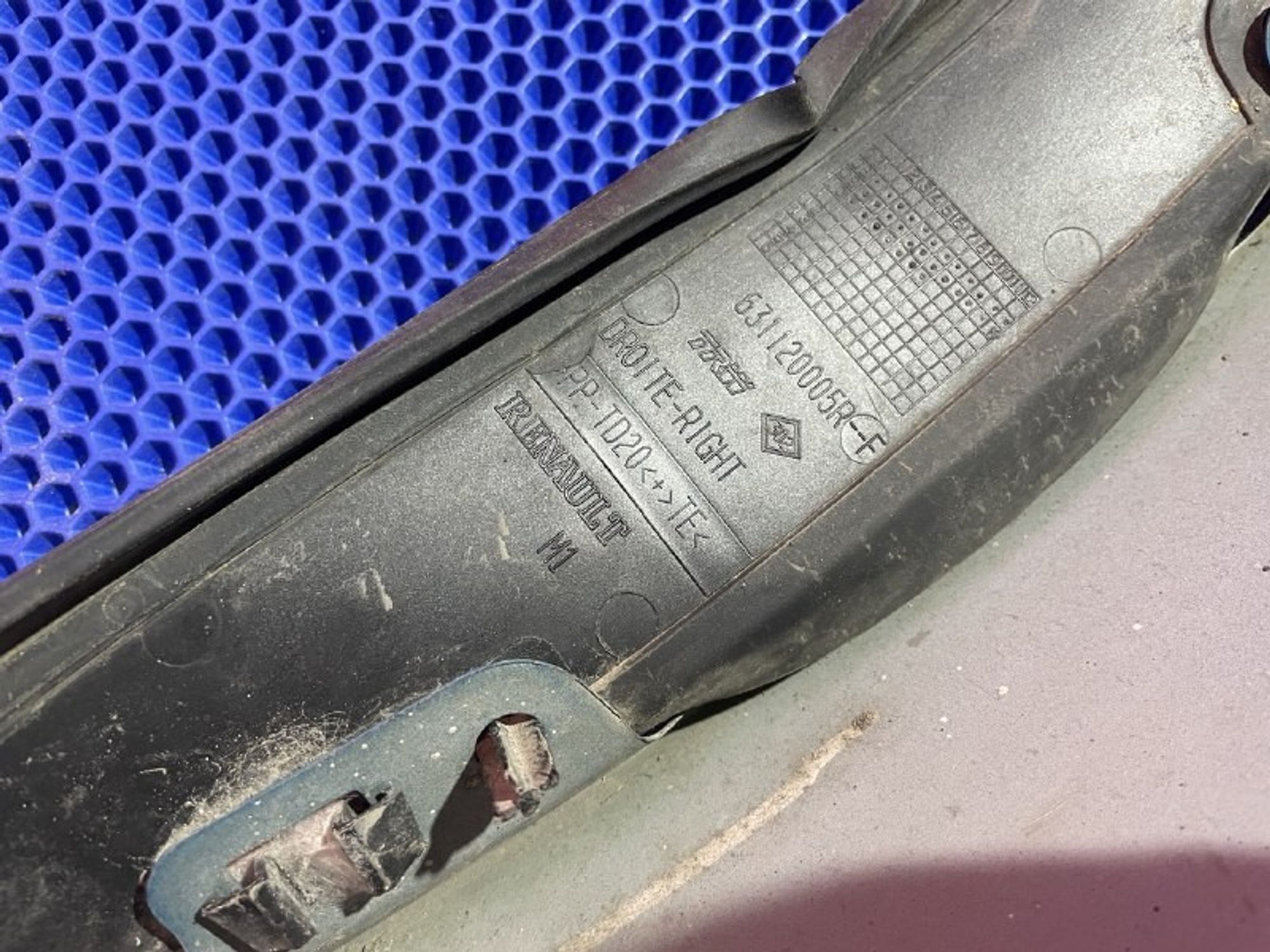 631000036R Крыло переднее правое R Renault Mega..., 900 рублей, Нижний Новгород