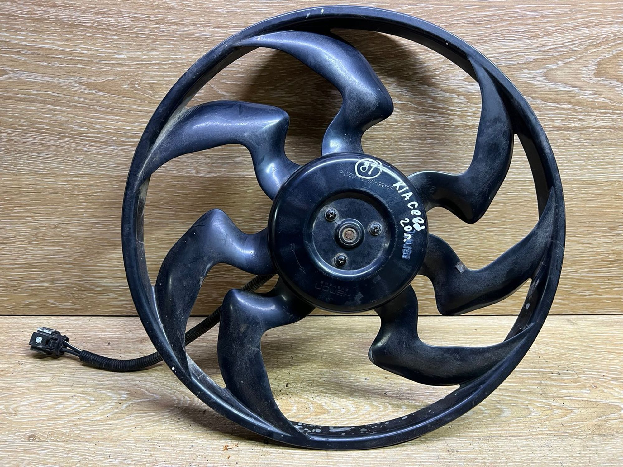 https://ycs.partsauto.market/partsauto-images/thmbs/046c9be1e465b38fa212839a5388ad7b/parts/624cecd9-4a64-5db6-8be0-b7951426a129_9538180e-ad6f-449d-b0d1-5b301be044bc.jpg