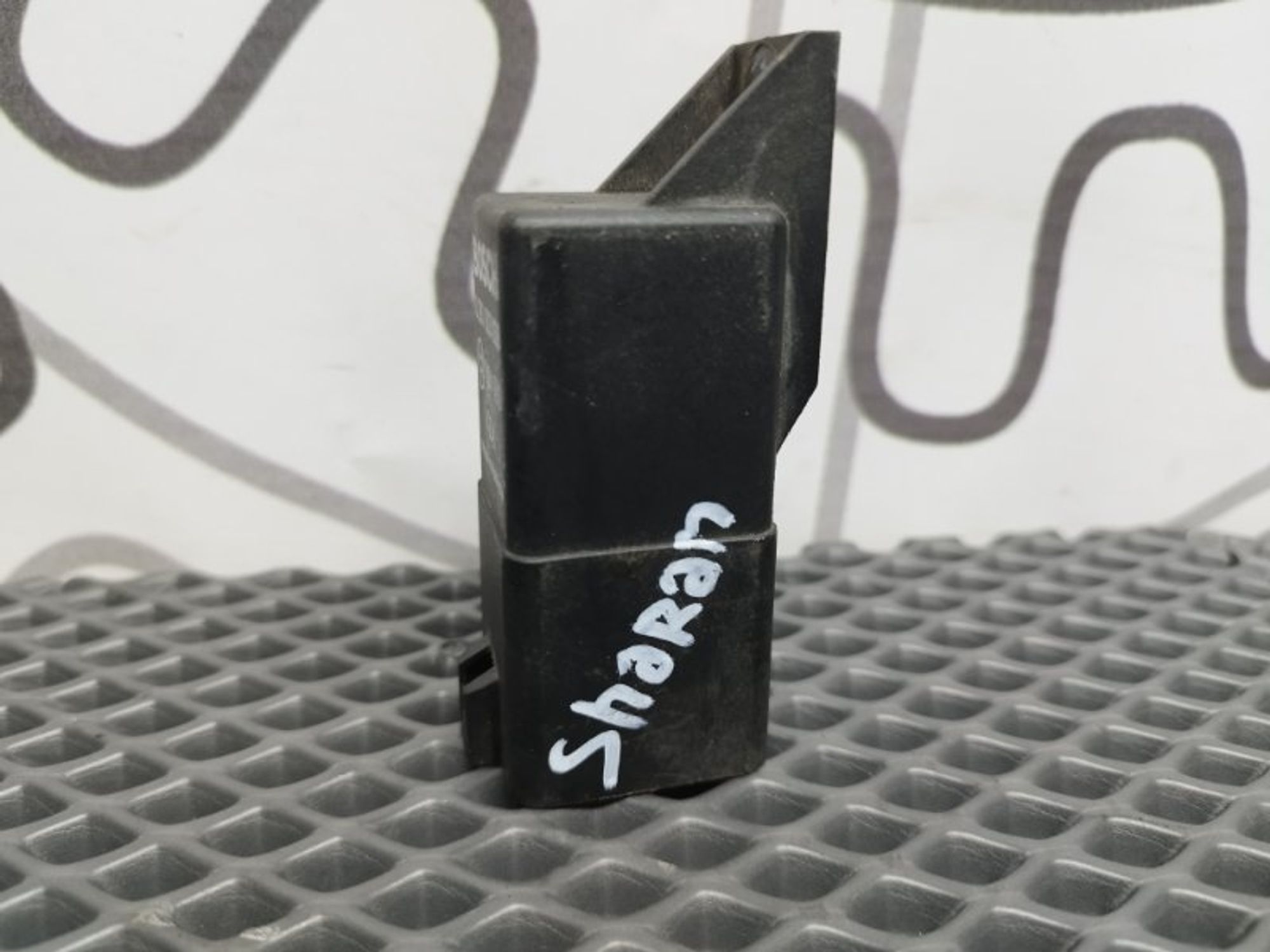 https://ycs.partsauto.market/partsauto-images/thmbs/09666ac43eaebd93bcda7818c490e81d/08c84cce6cf7d833d0ecd2a46a050ac6/e3f1e9aab98be8b5b1fa8a51ac5bc3ba.jpg
