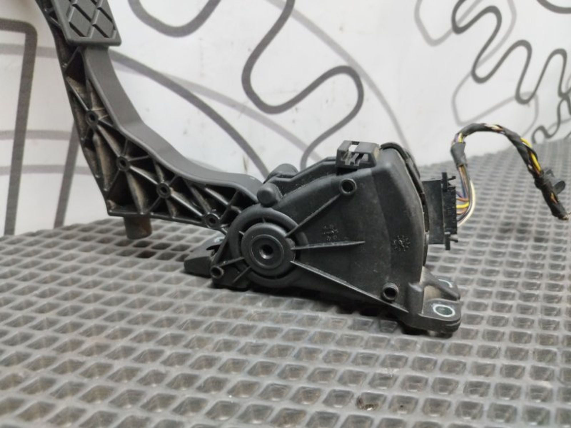 https://ycs.partsauto.market/partsauto-images/thmbs/09666ac43eaebd93bcda7818c490e81d/27d097836713830ef740371618104174/b3a65d4fe07e23cf5d78d7fcb17af96b.jpg
