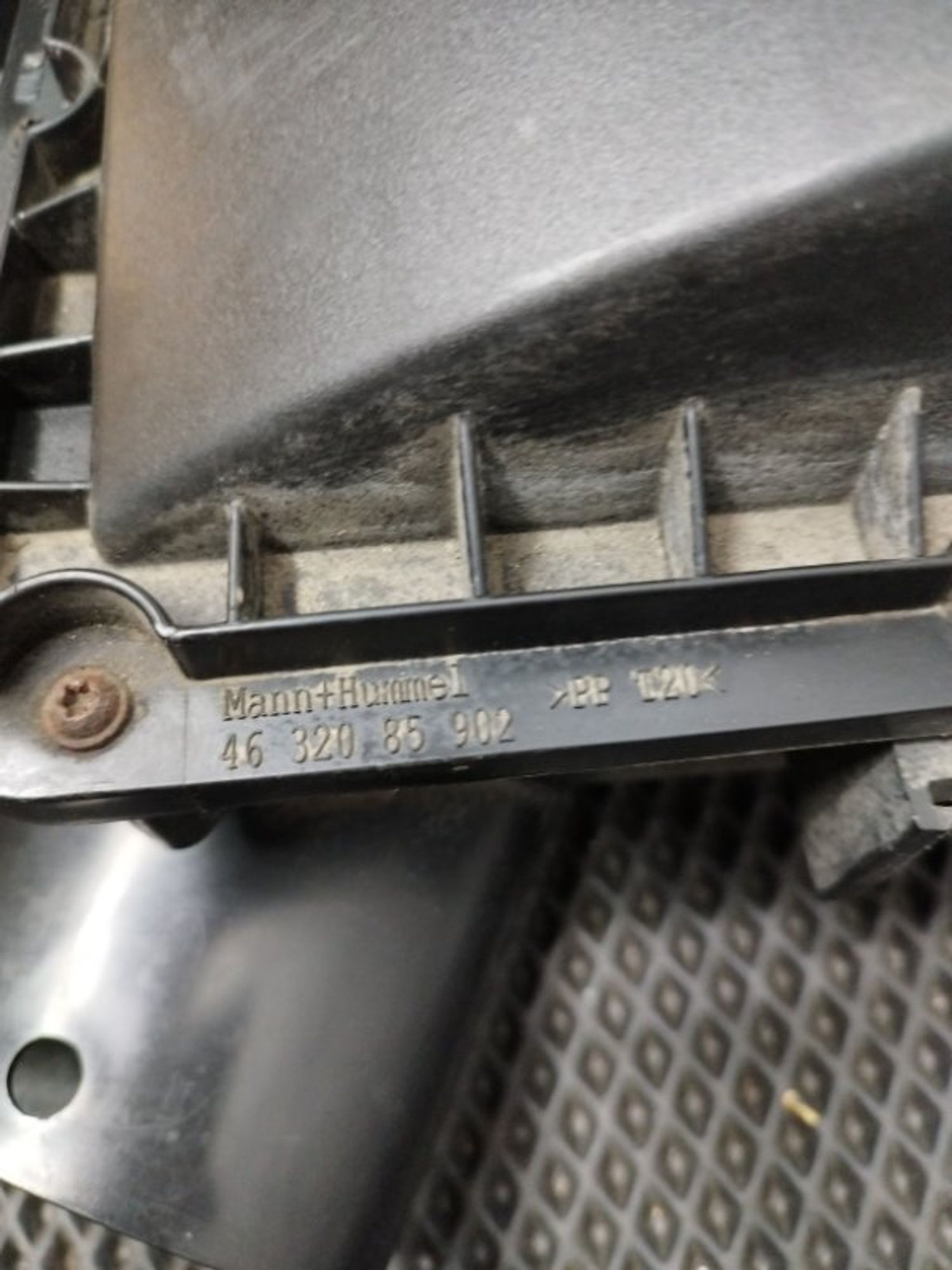 https://ycs.partsauto.market/partsauto-images/thmbs/09666ac43eaebd93bcda7818c490e81d/35cbee576c64fd7c5351496875a75821/b338dfc82407ac0a77345226d2a0ca4c.jpg