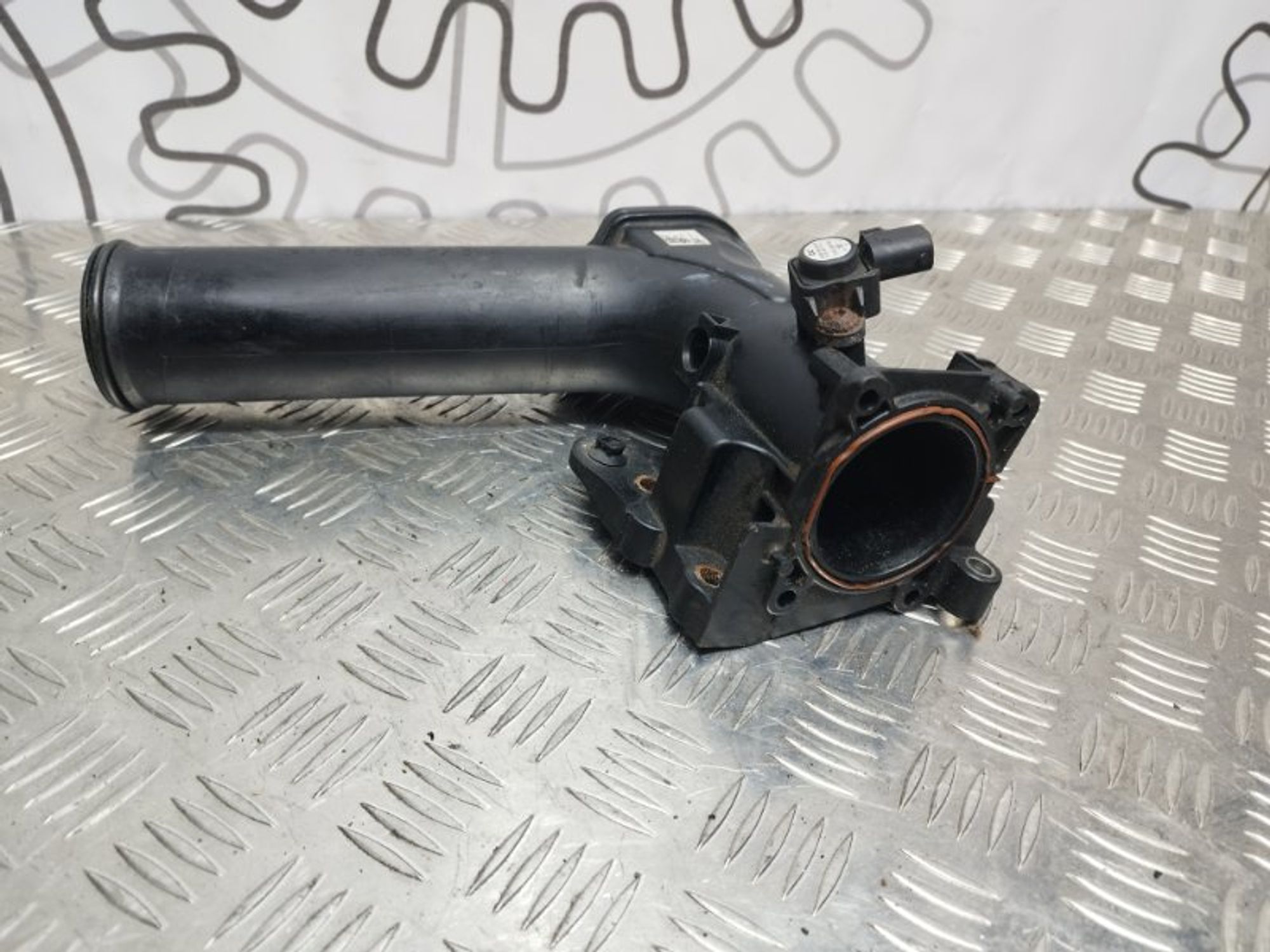 https://ycs.partsauto.market/partsauto-images/thmbs/09666ac43eaebd93bcda7818c490e81d/6751ad70408d5cfce7ef4d618a9defe1/b4adf0cfbf74eb40b19ac0244ca8836e.jpg