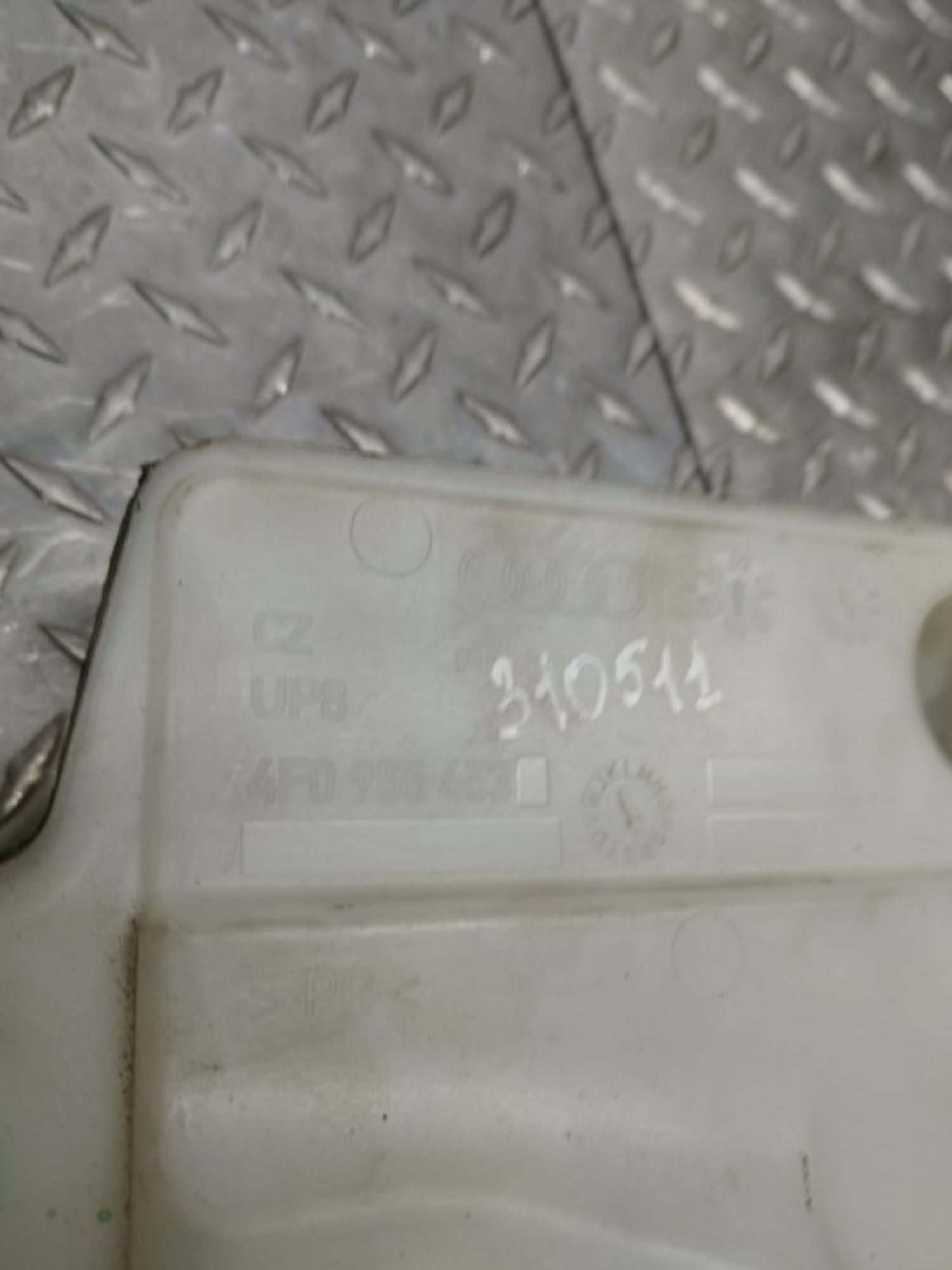 https://ycs.partsauto.market/partsauto-images/thmbs/09666ac43eaebd93bcda7818c490e81d/6961128b2a9d381458240e3017a86d40/4dc83e3557e9ec72e3e8ebb21cd90fb7.jpg
