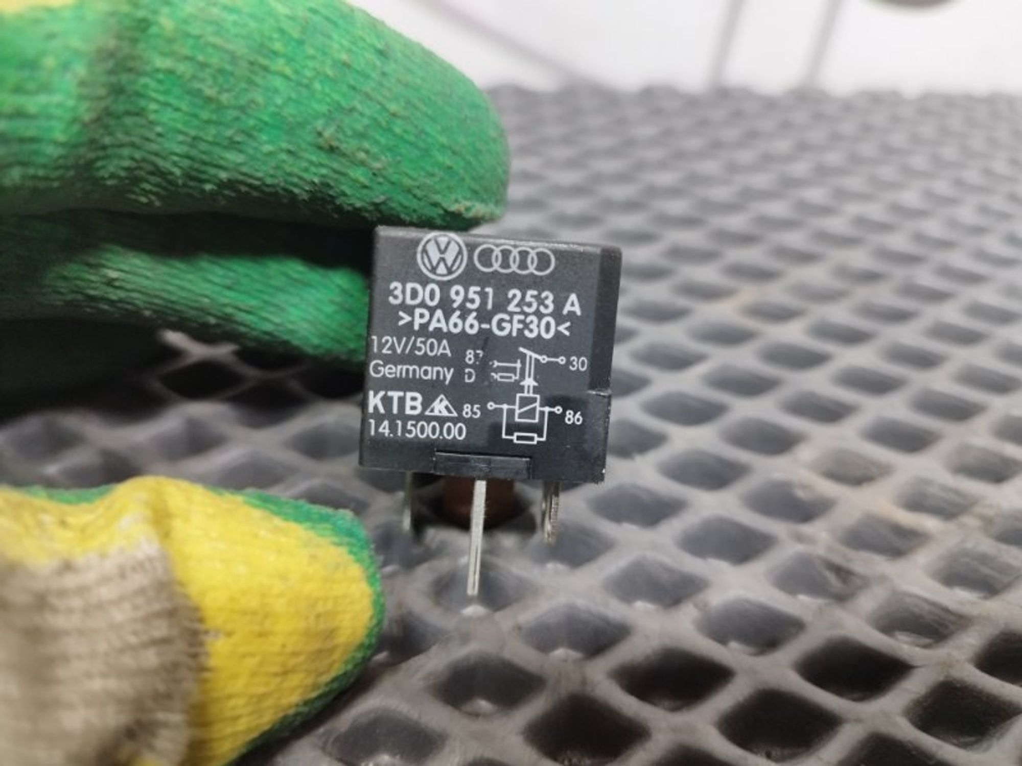 https://ycs.partsauto.market/partsauto-images/thmbs/09666ac43eaebd93bcda7818c490e81d/a948f193be6dcba9b90777fe45170b7b/07977a6eec67bc9901d25de53a29e65e.jpg
