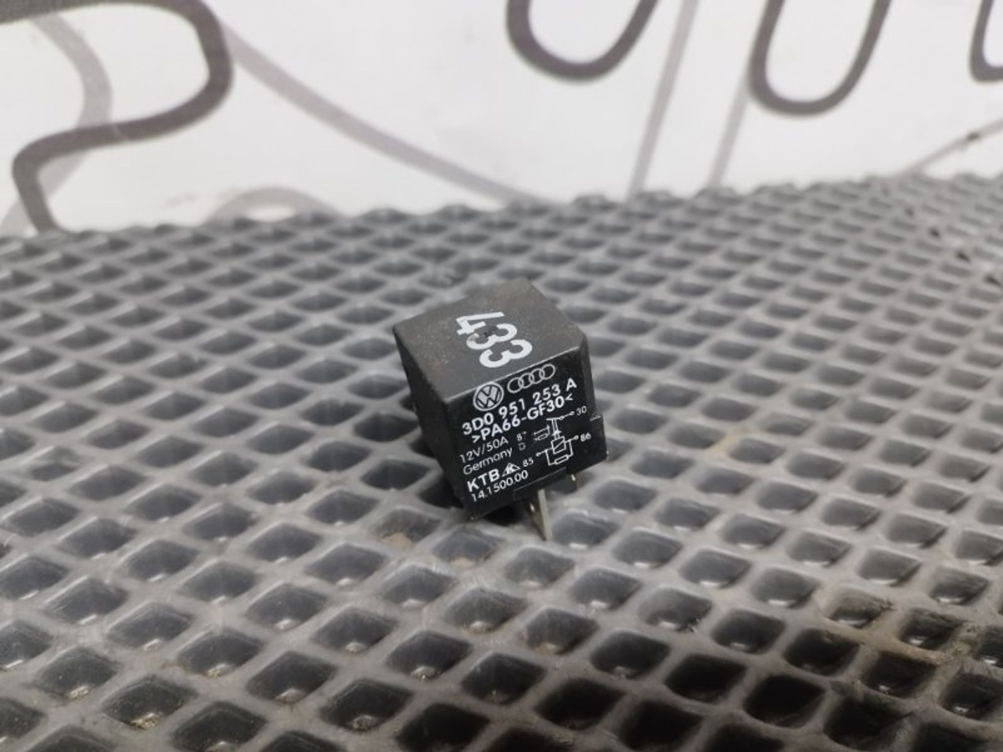 https://ycs.partsauto.market/partsauto-images/thmbs/09666ac43eaebd93bcda7818c490e81d/a948f193be6dcba9b90777fe45170b7b/b25cf7eebe634e5f4b216b5d537e81d8.jpg