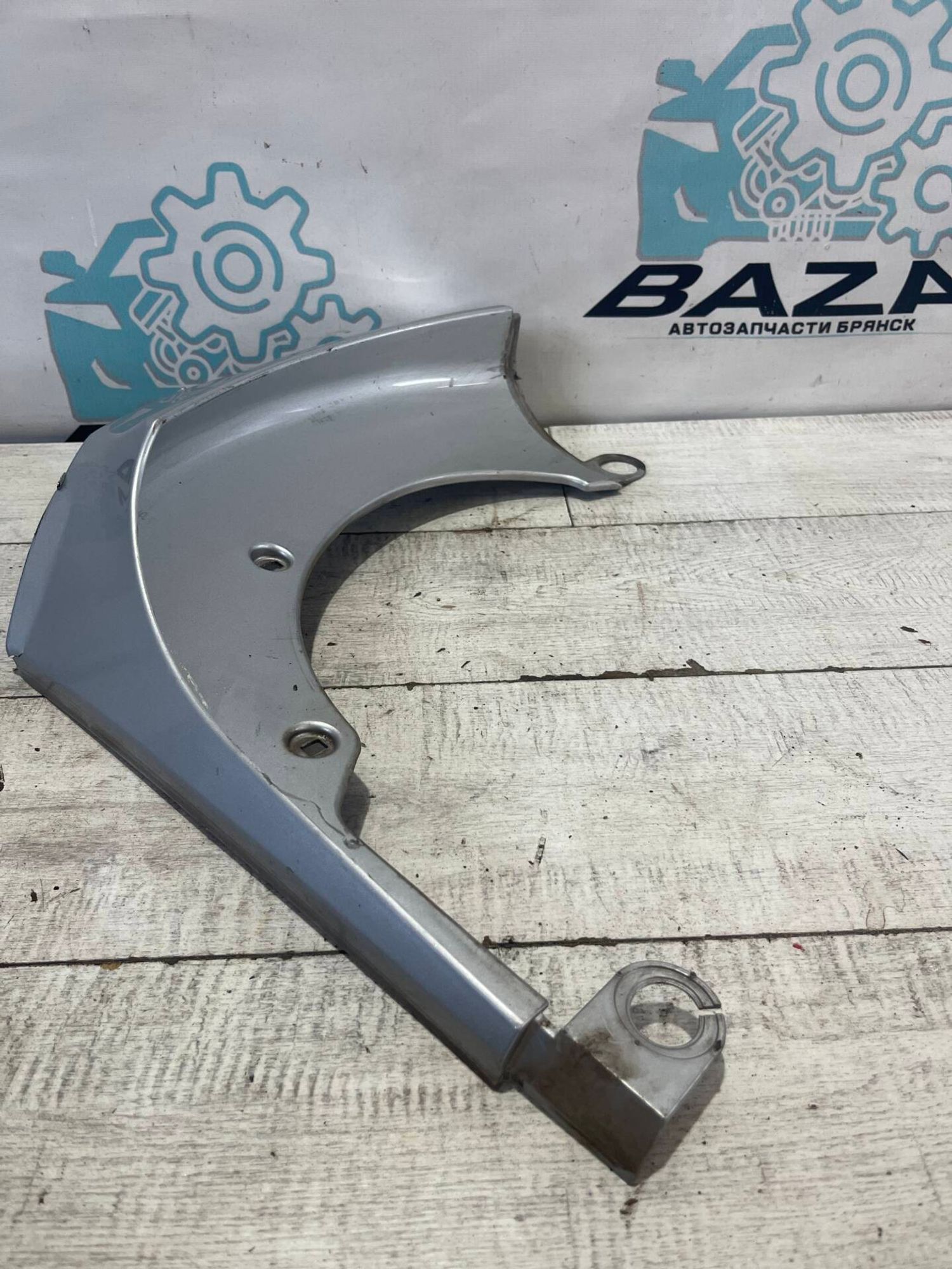 Накладка крышки багажника правая Toyota RAV 4 3, 1000 рублей, Брянск
