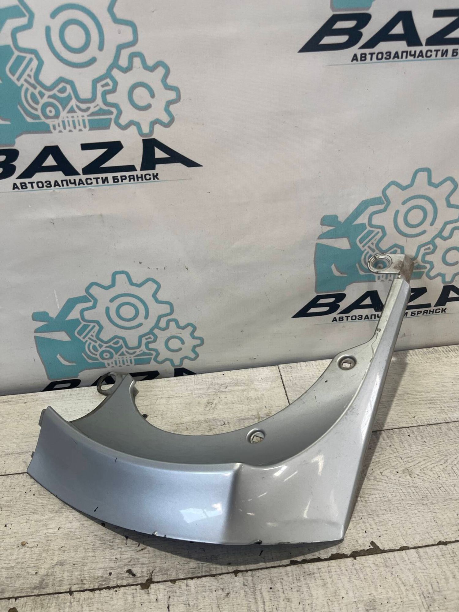 Накладка крышки багажника правая Toyota RAV 4 3, 1000 рублей, Брянск