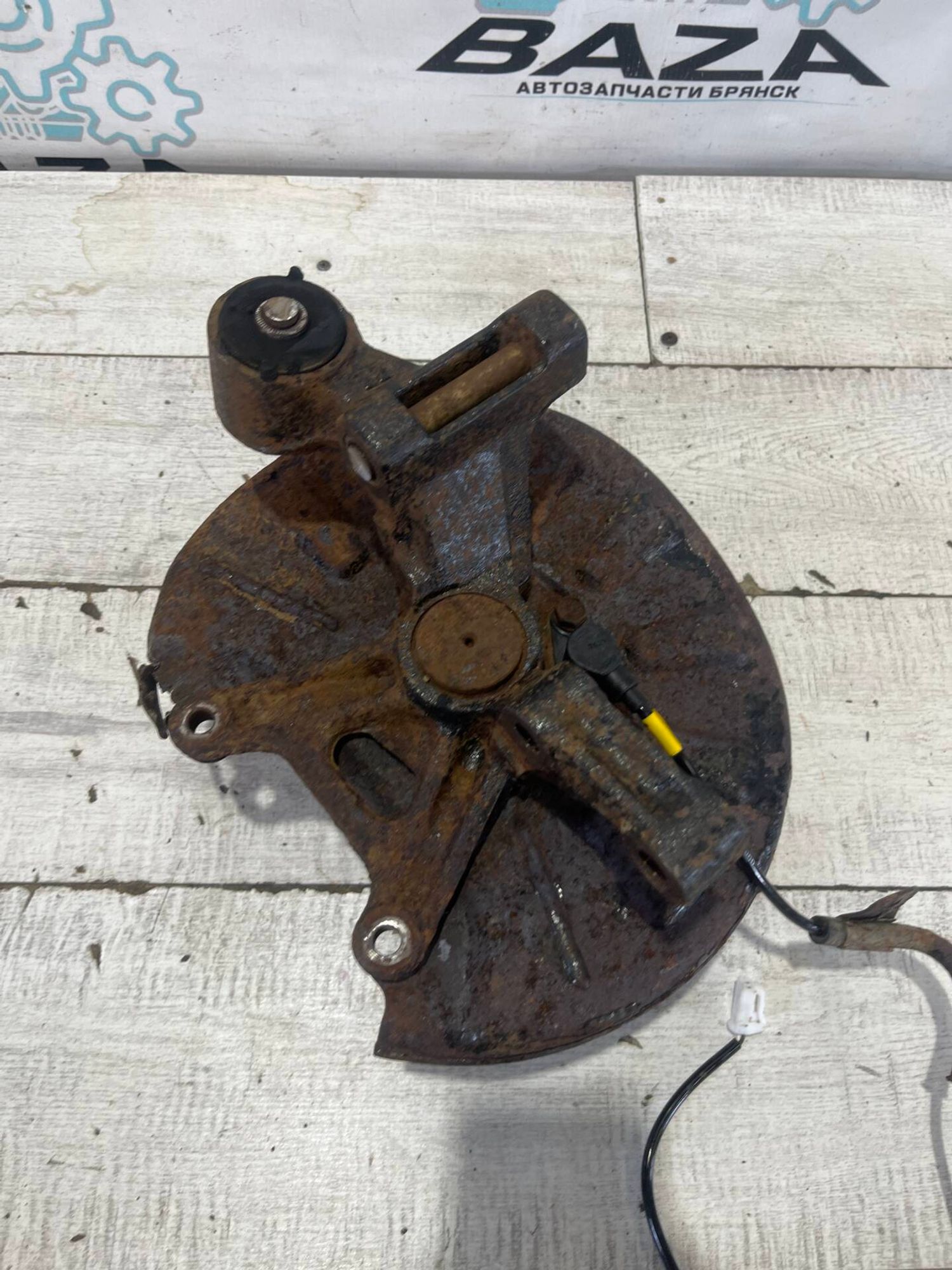 Кулак задний левый Kia Cerato 1, 1500 рублей, Брянск