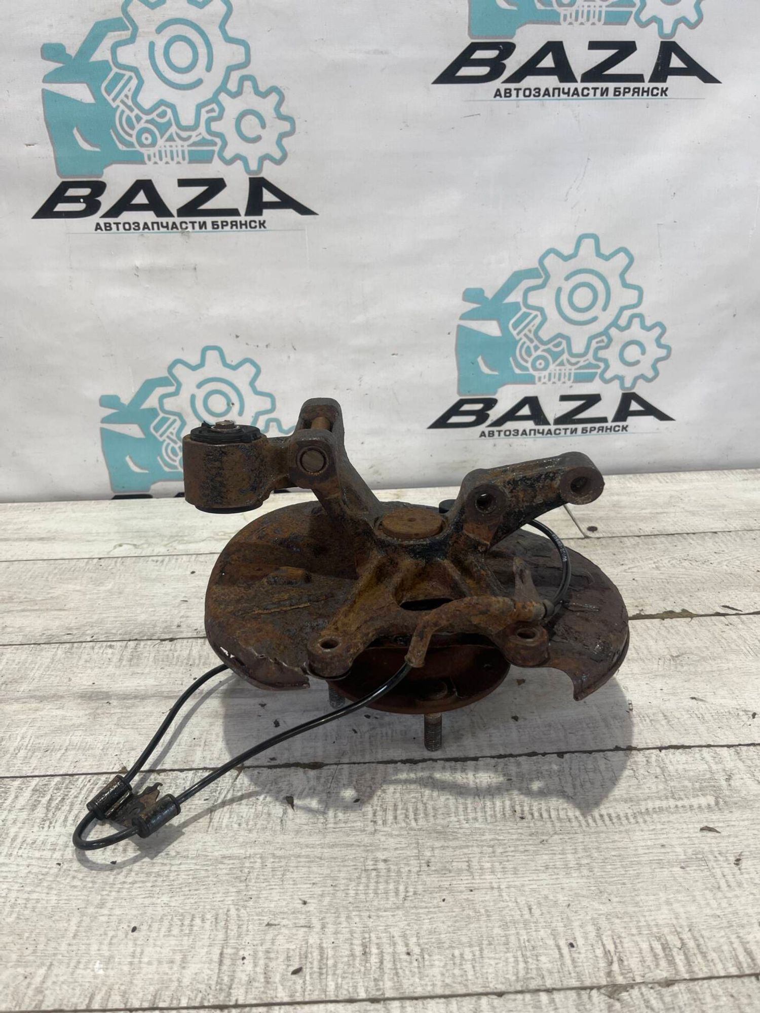 Кулак задний левый Kia Cerato 1, 1500 рублей, Брянск