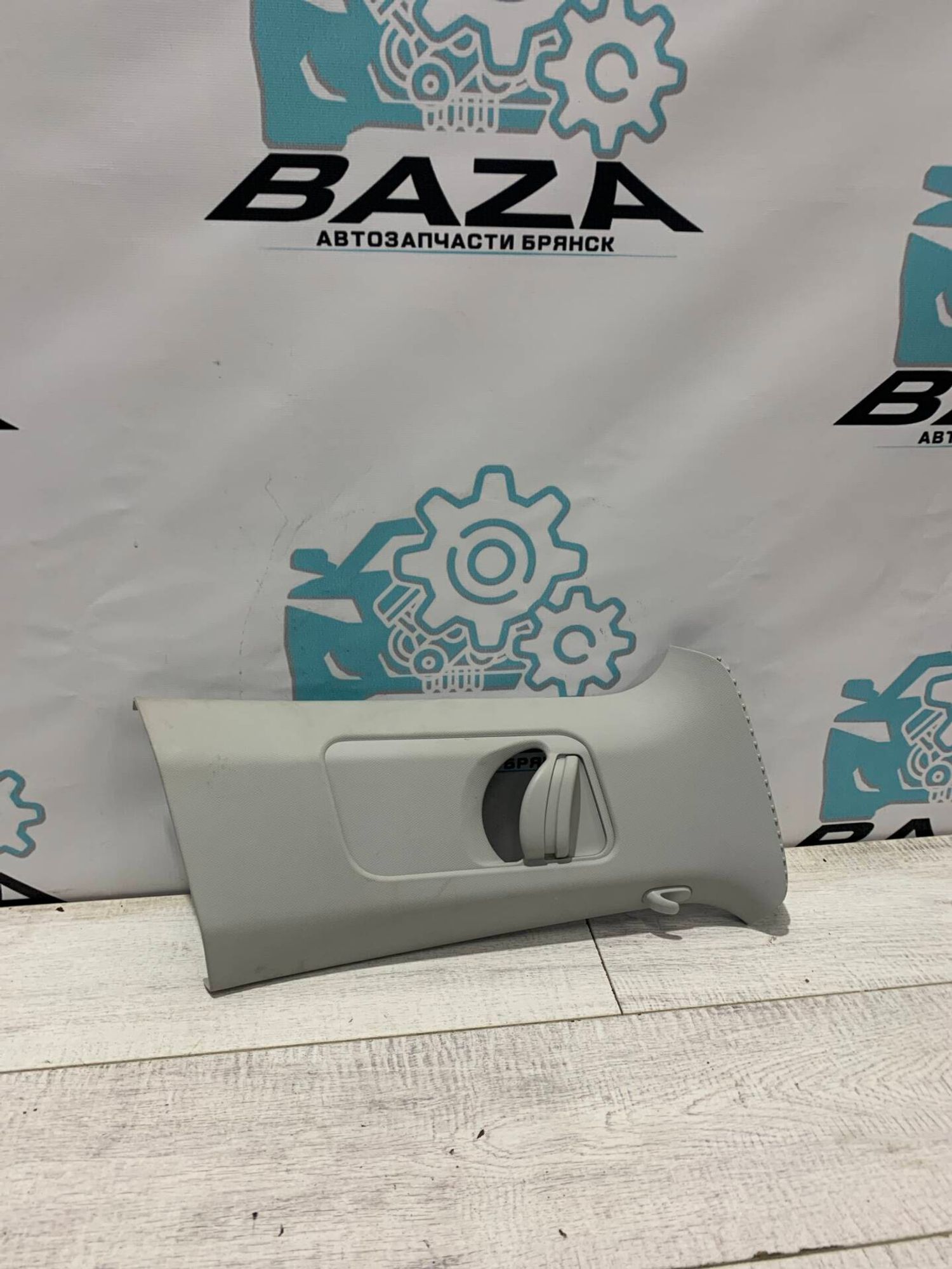 Обшивка средней правой стойки  Volkswagen Polo, 1000 рублей, Брянск