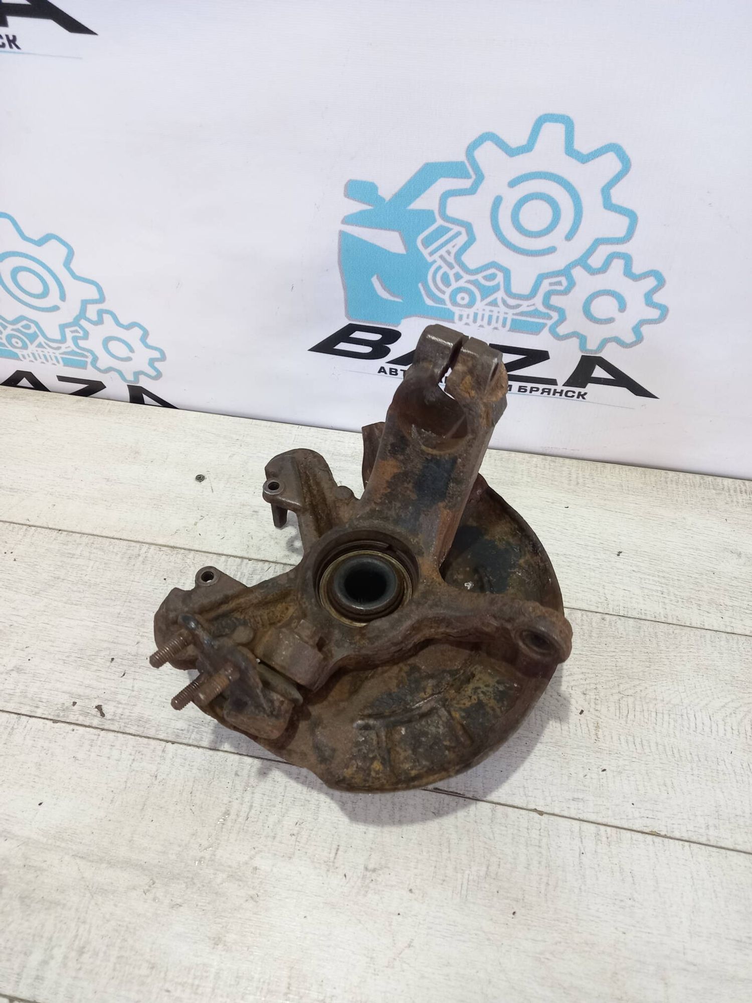 Кулак передний правый Volkswagen Polo 5, 4500 рублей, Брянск