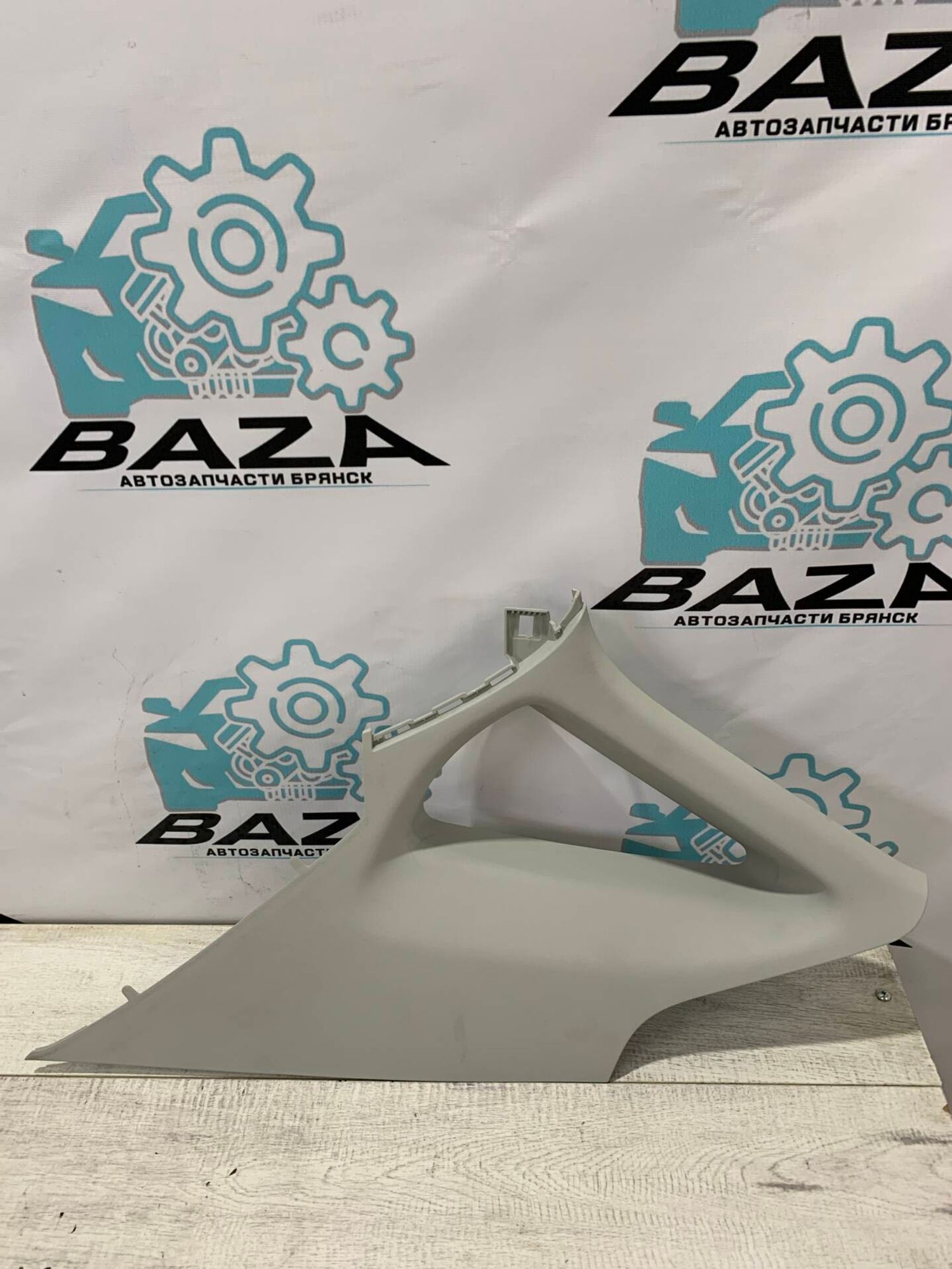 Обшивка задняя правая  Volkswagen Polo 5, 700 рублей, Брянск