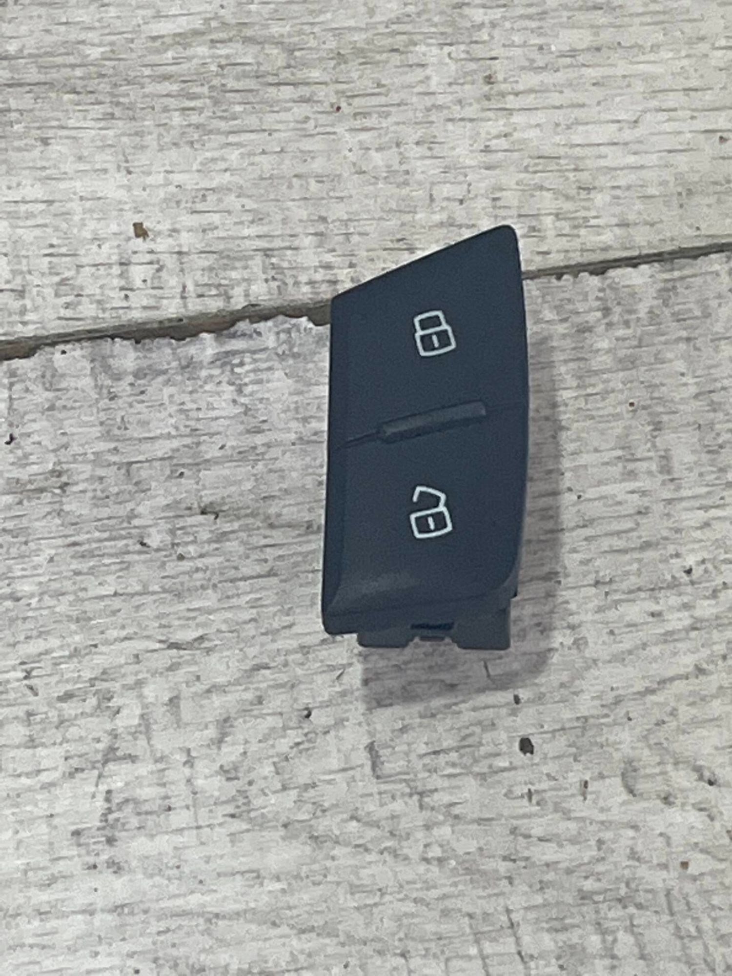 Кнопка блокировки двери  Audi A6 C7, 1000 рублей, Брянск