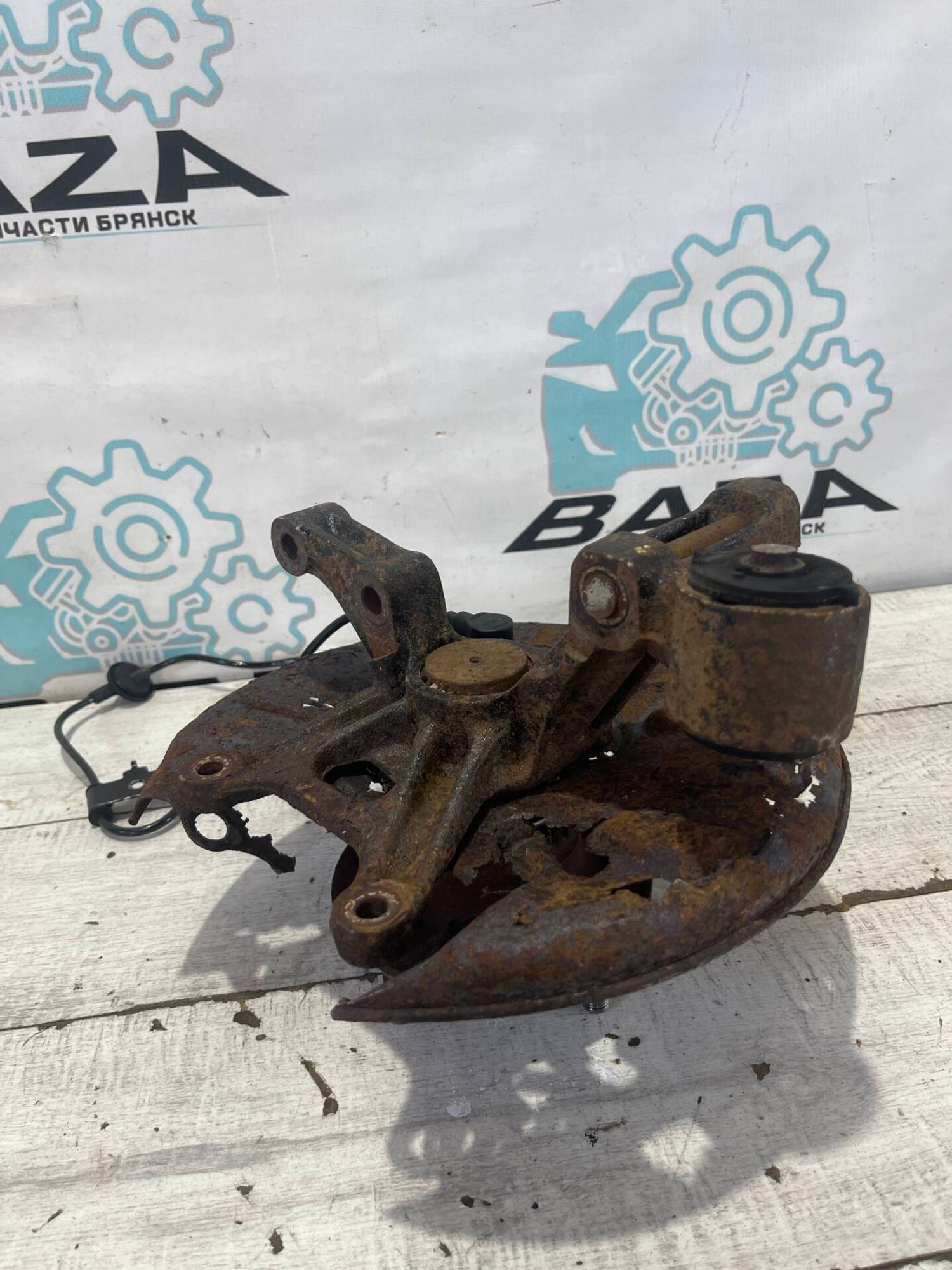 Кулак задний правый Kia Cerato 1, 1500 рублей, Брянск