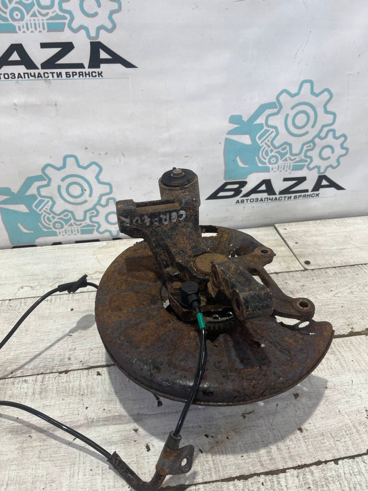 Кулак задний правый Kia Cerato 1, 1500 рублей, Брянск