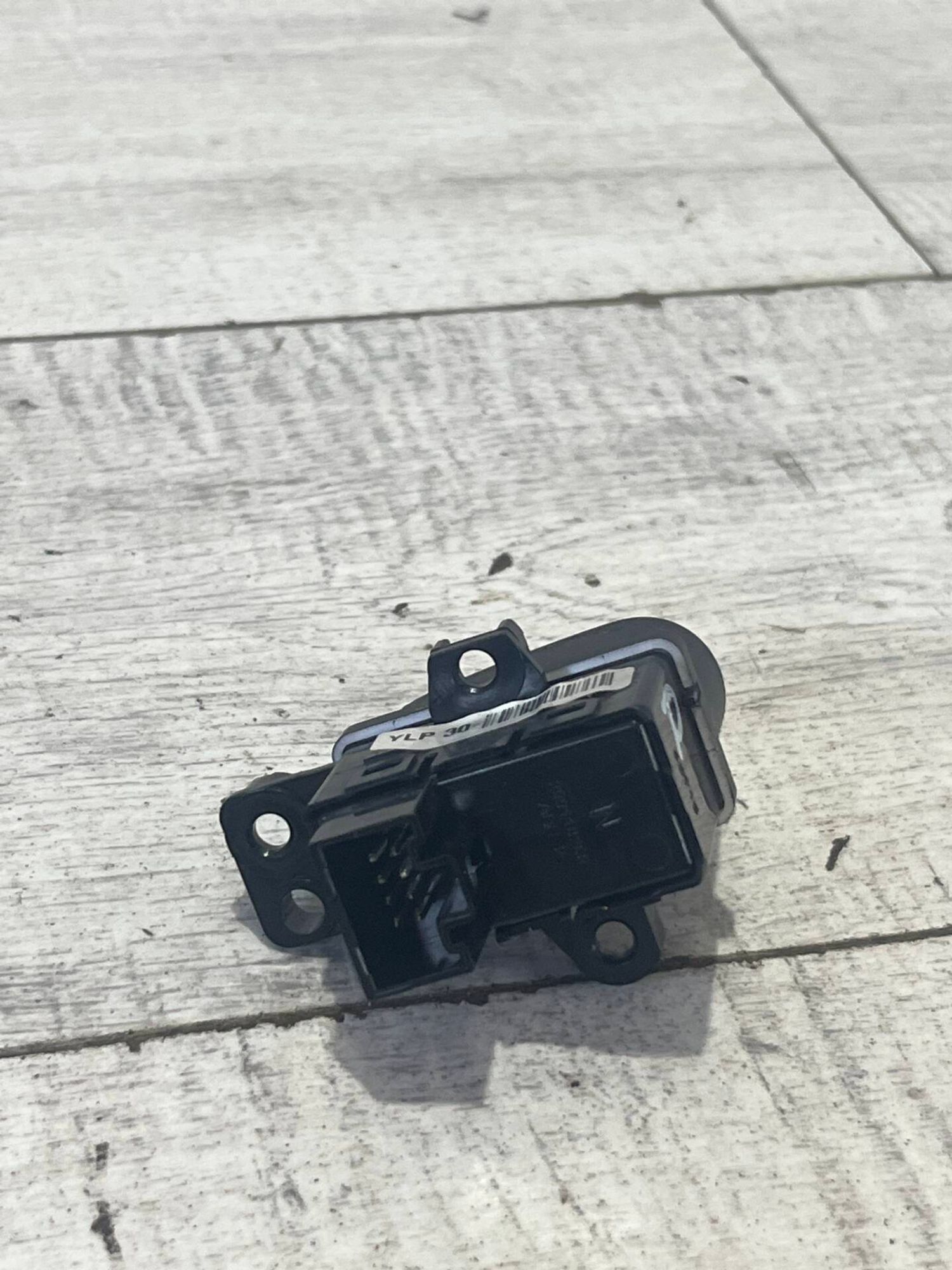 Кнопка обогрева сидений правая Kia Cerato 3, 700 рублей, Брянск