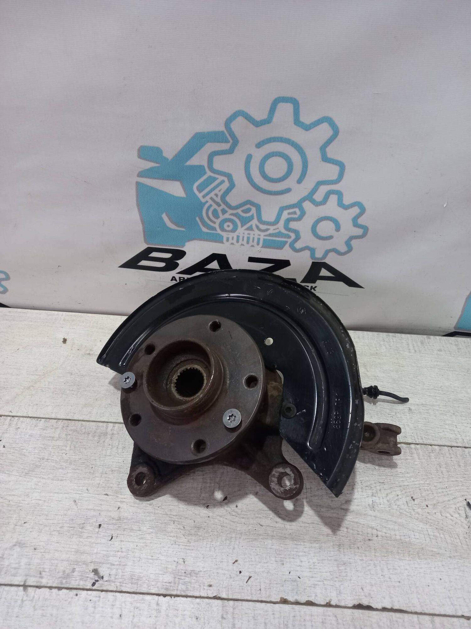 Кулак передний правый Renault Duster, 5000 рублей, Брянск