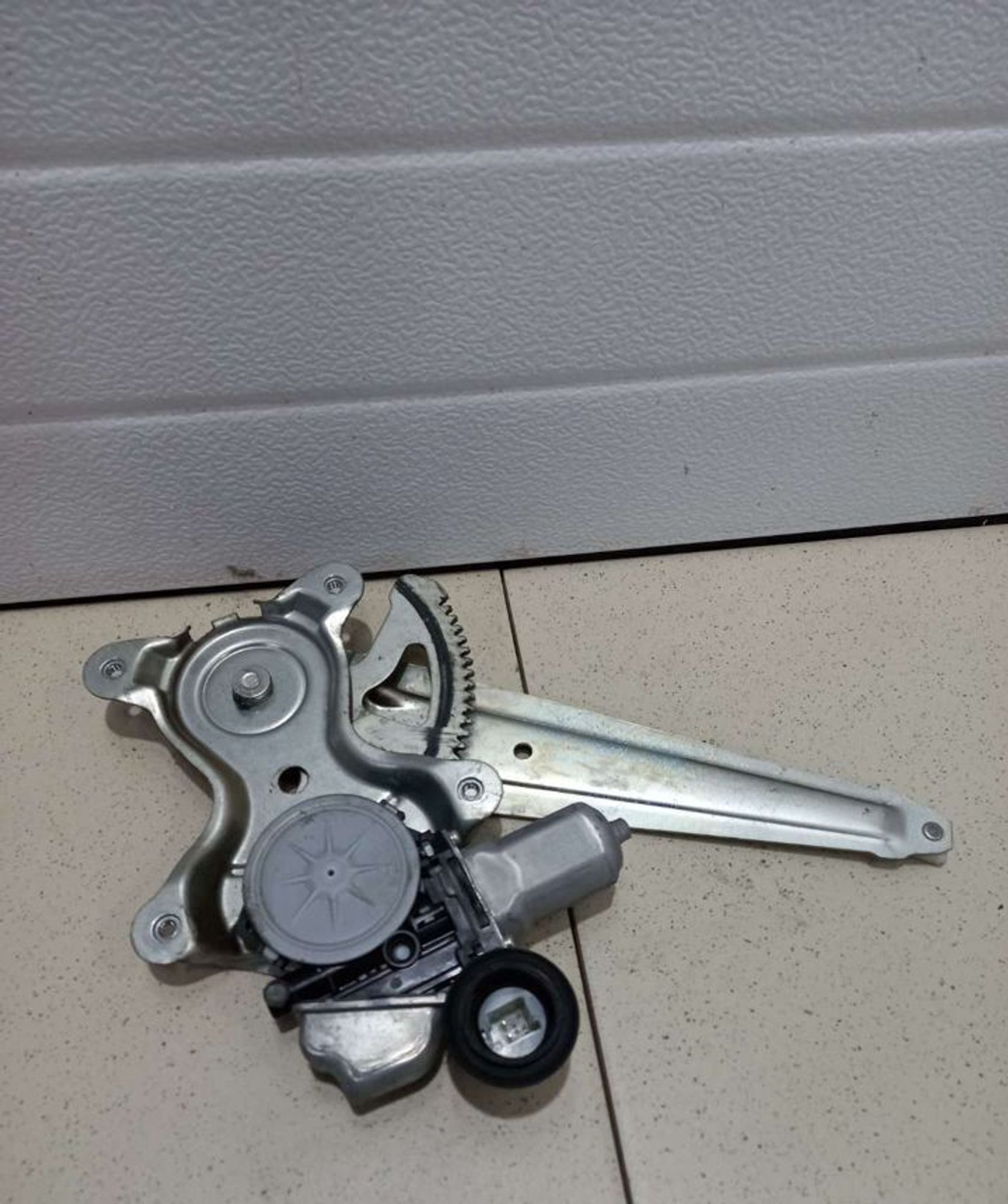 Стеклоподьемник задней правой двери Toyota Camry 5, 2000 рублей, Брянск