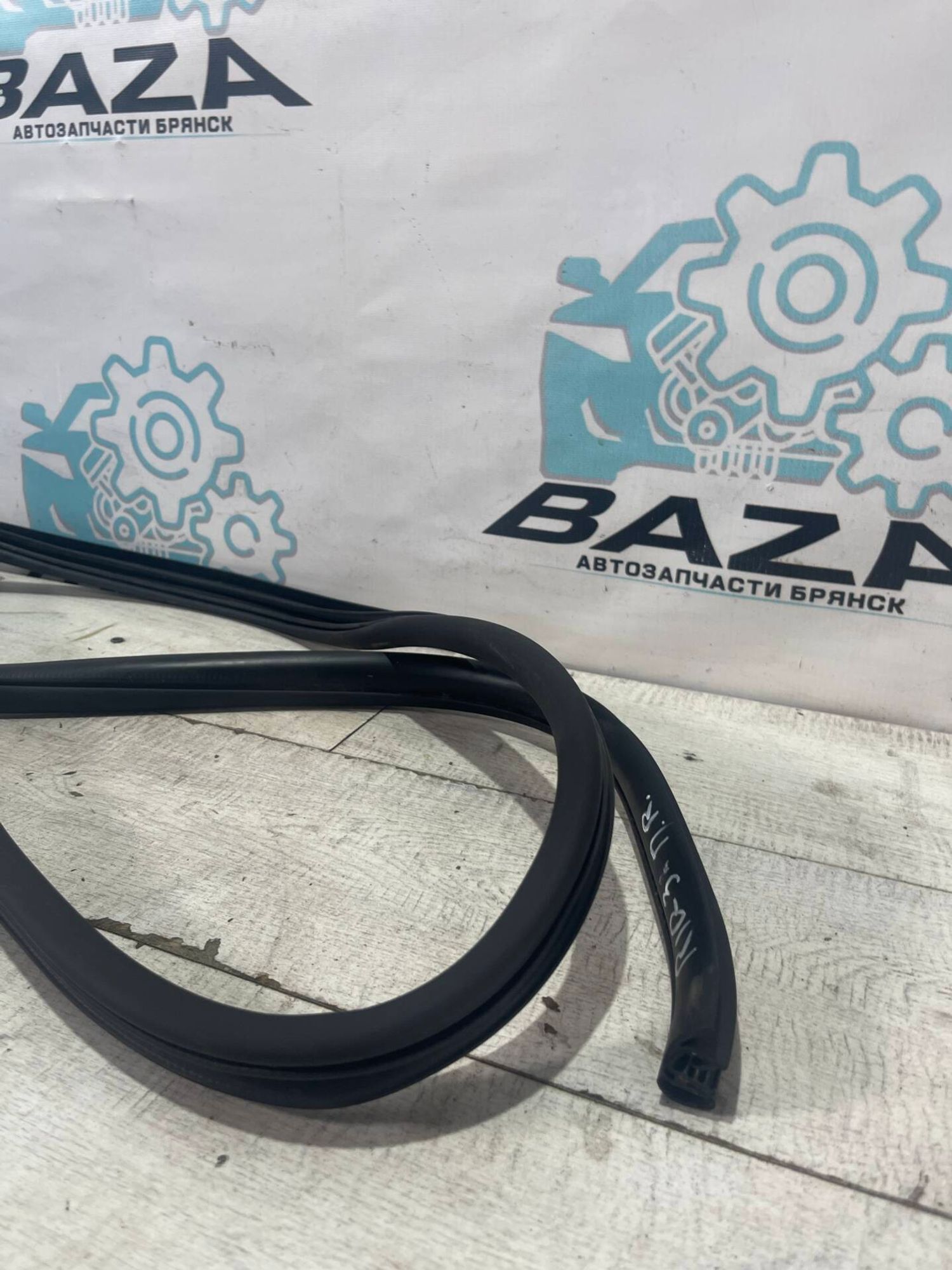 Уплотнитель передней правой двери Kia Rio 3, 1000 рублей, Брянск