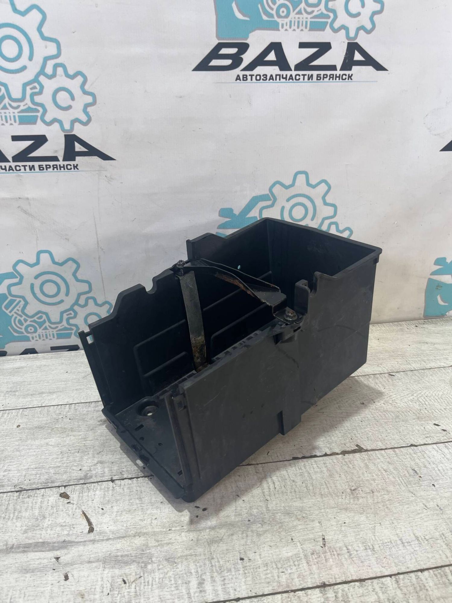 Площадка АКБ Ford Focus 3, 1000 рублей, Брянск