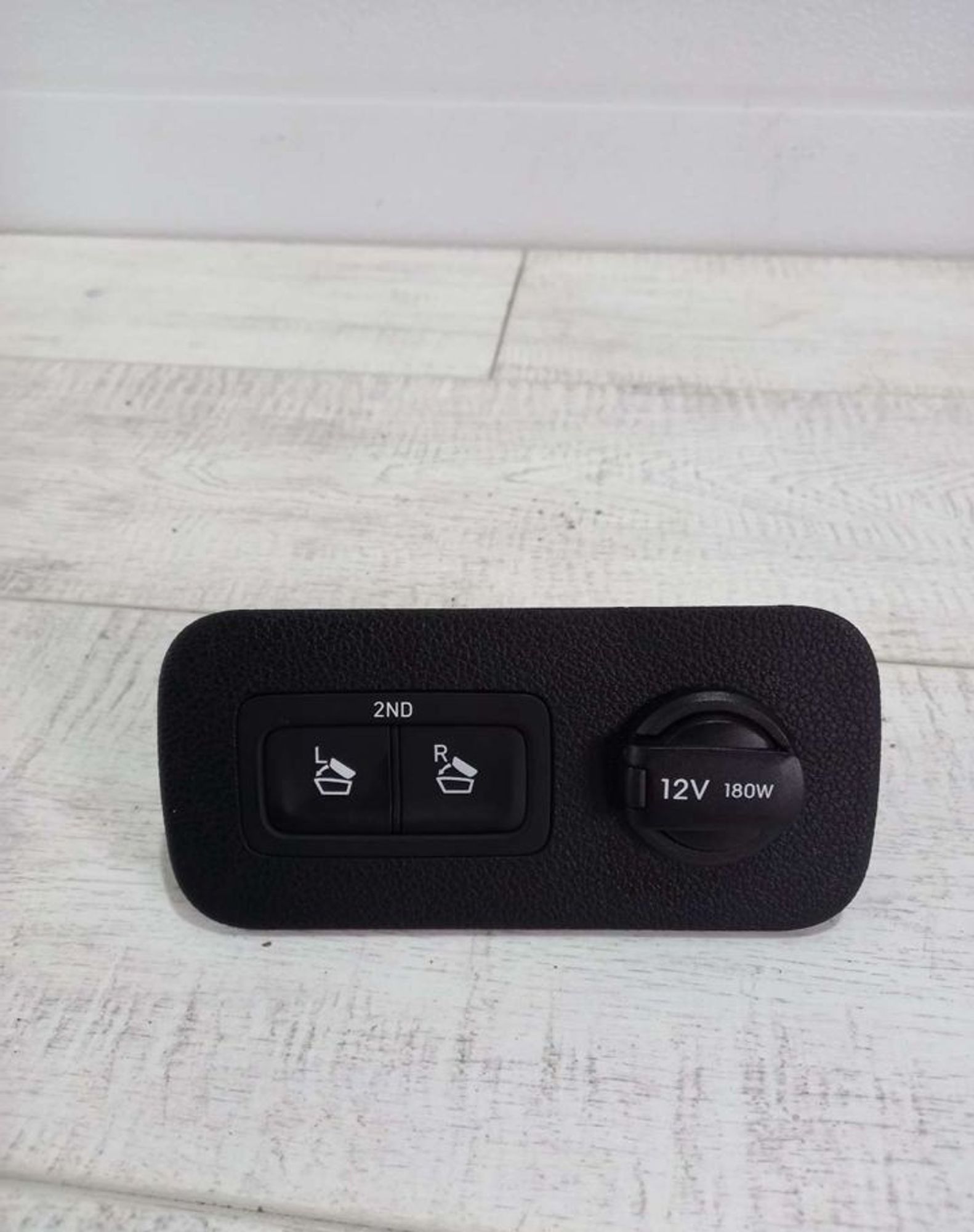 Кнопки складывания сидений Hyundai Santa Fe 4, 2000 рублей, Брянск