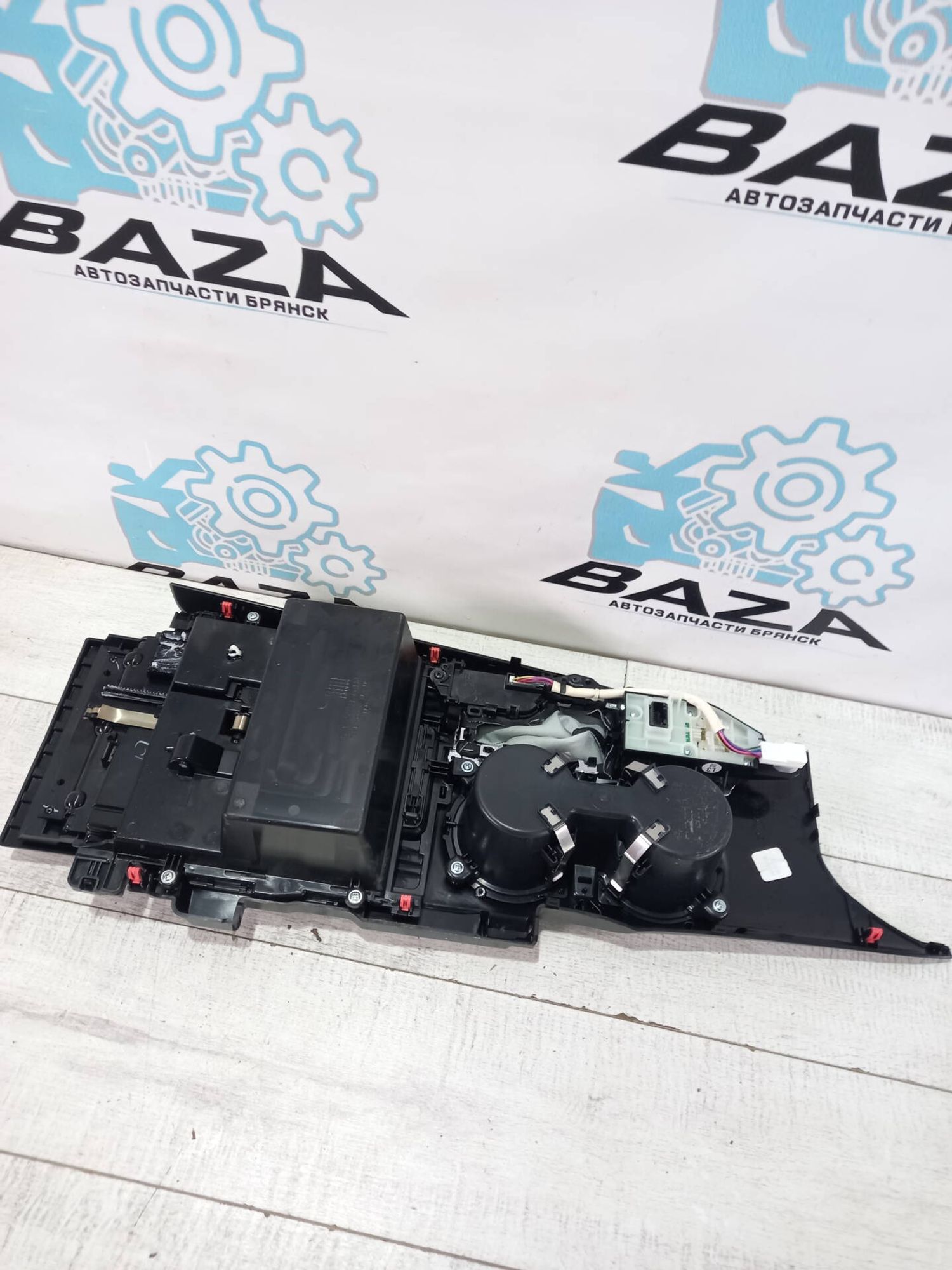 Накладка на консоль Toyota Camry XV70, 10000 рублей, Брянск