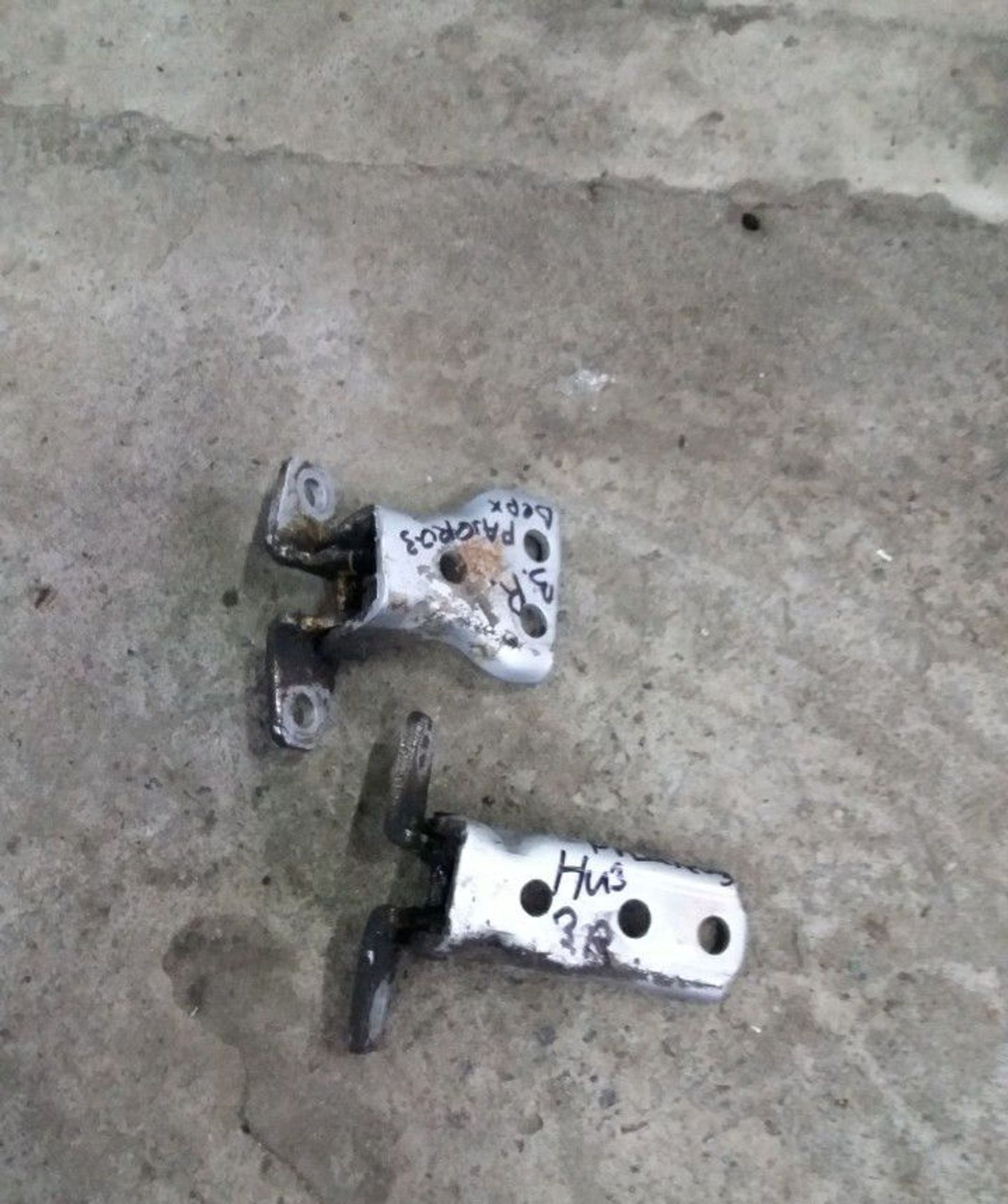 Петли задней правой двери Mitsubishi Pajero 3, 500 рублей, Брянск