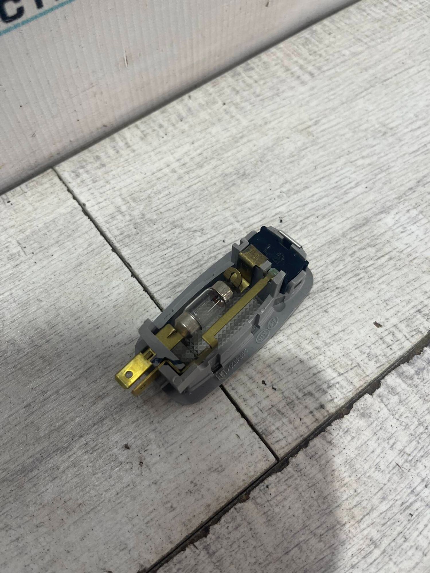 Плафон передний левый Kia Cerato 3, 500 рублей, Брянск