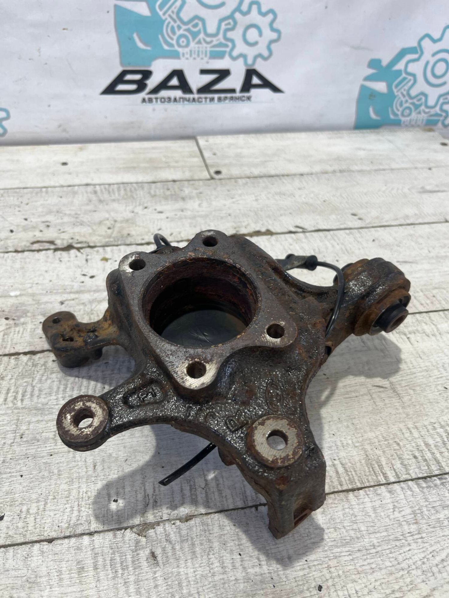 Кулак задний правый Hyundai ix35, 3000 рублей, Брянск