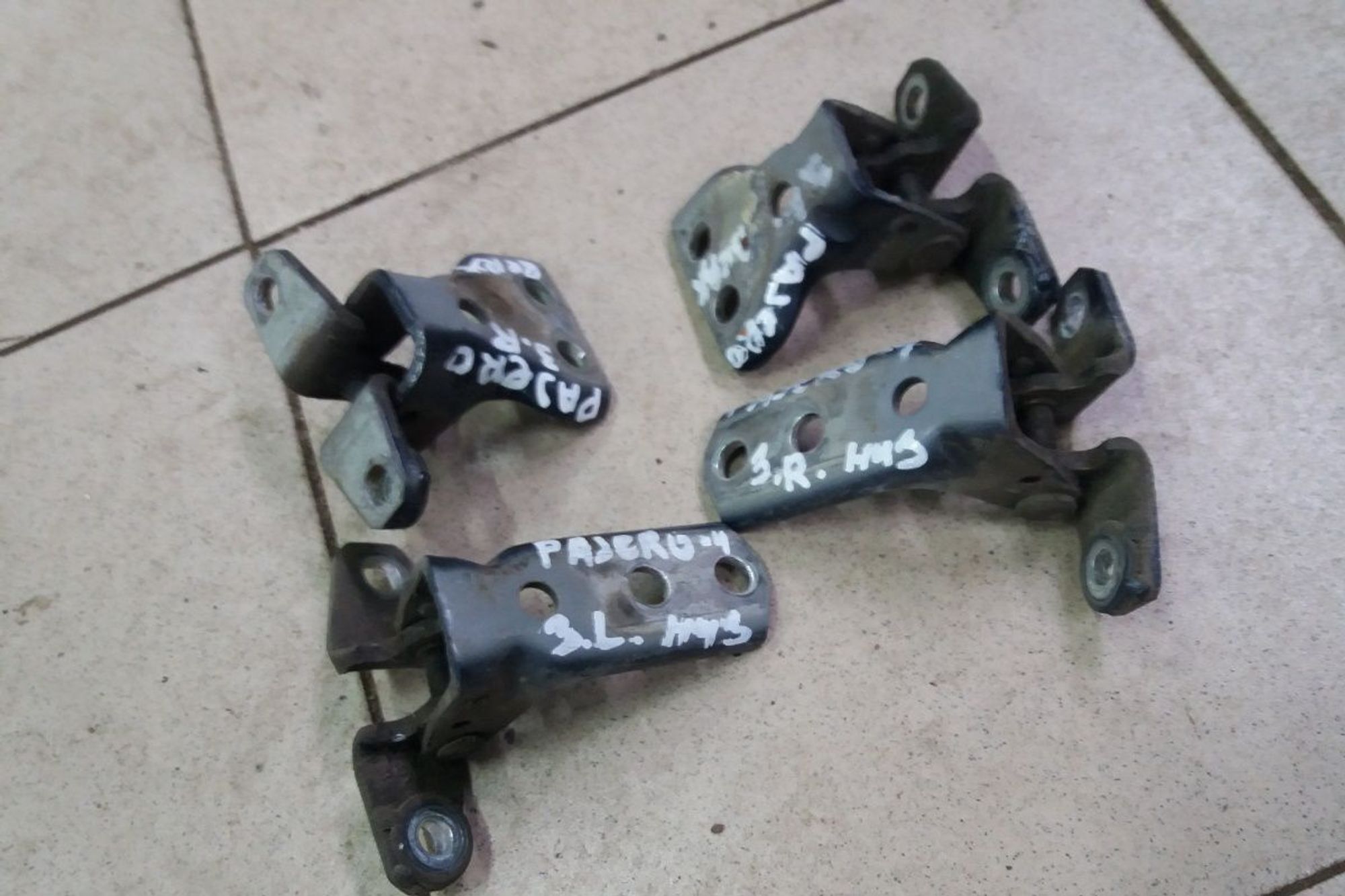 Петли двери Mitsubishi Pajero 4, 500 рублей, Брянск