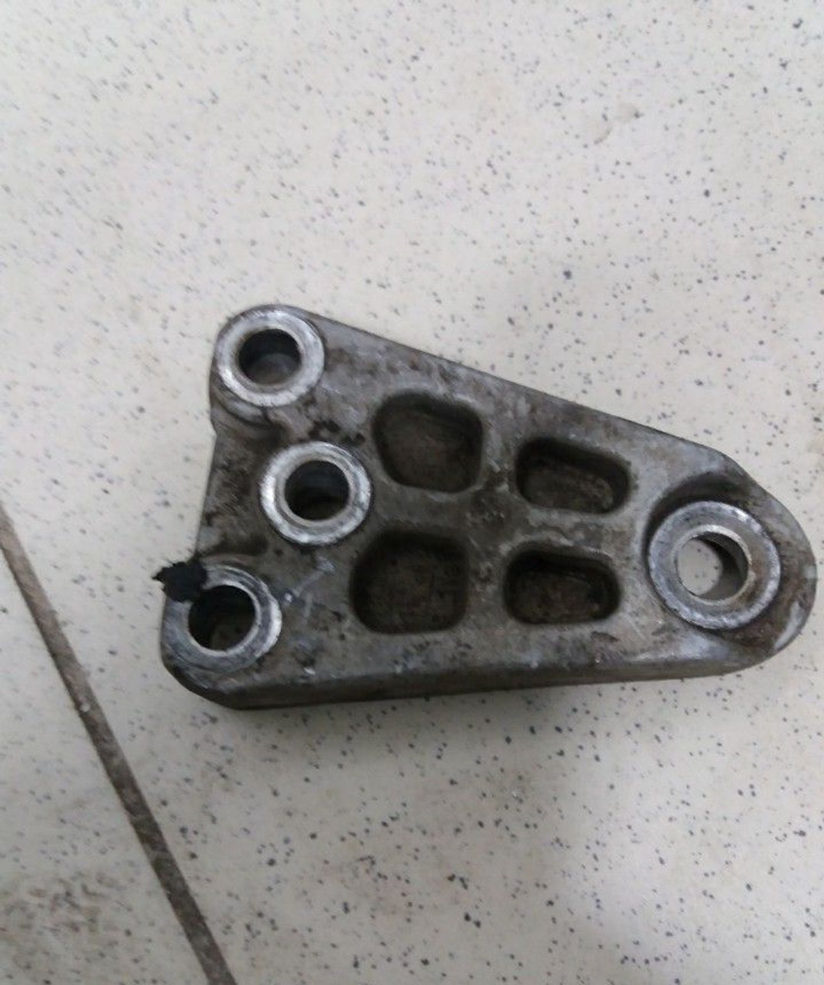 Крепление двигателя правое Kia Cerato G4GC, 1000 рублей, Брянск