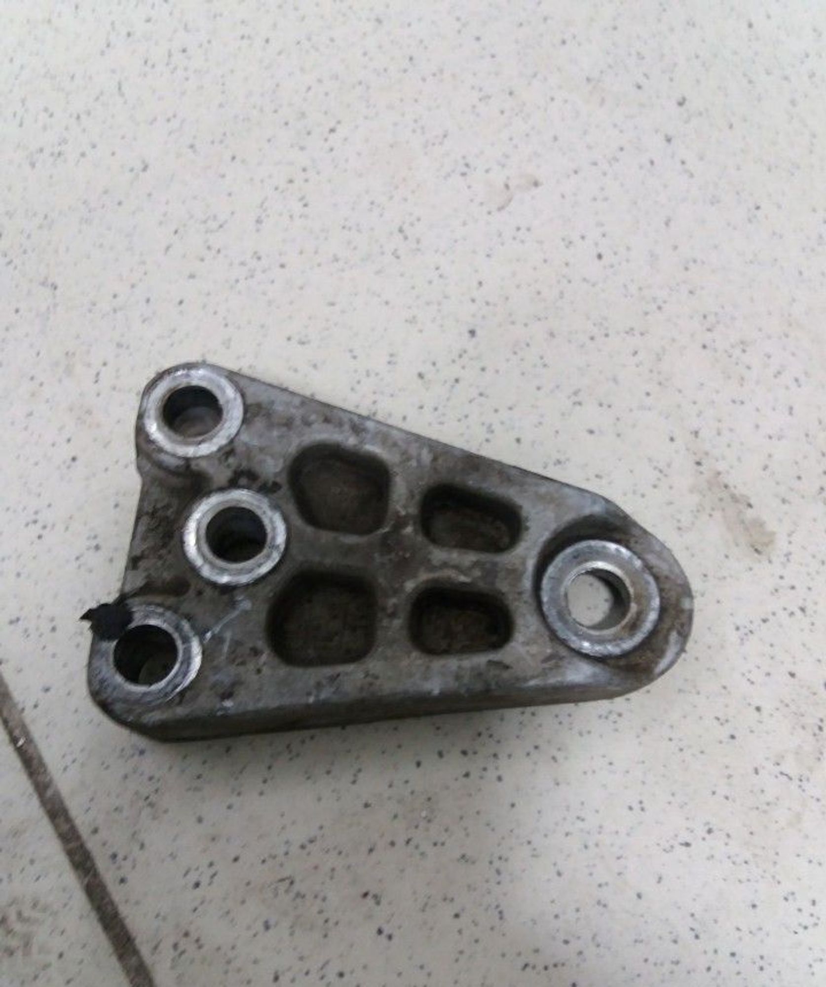 Крепление двигателя правое Kia Cerato G4GC, 1000 рублей, Брянск