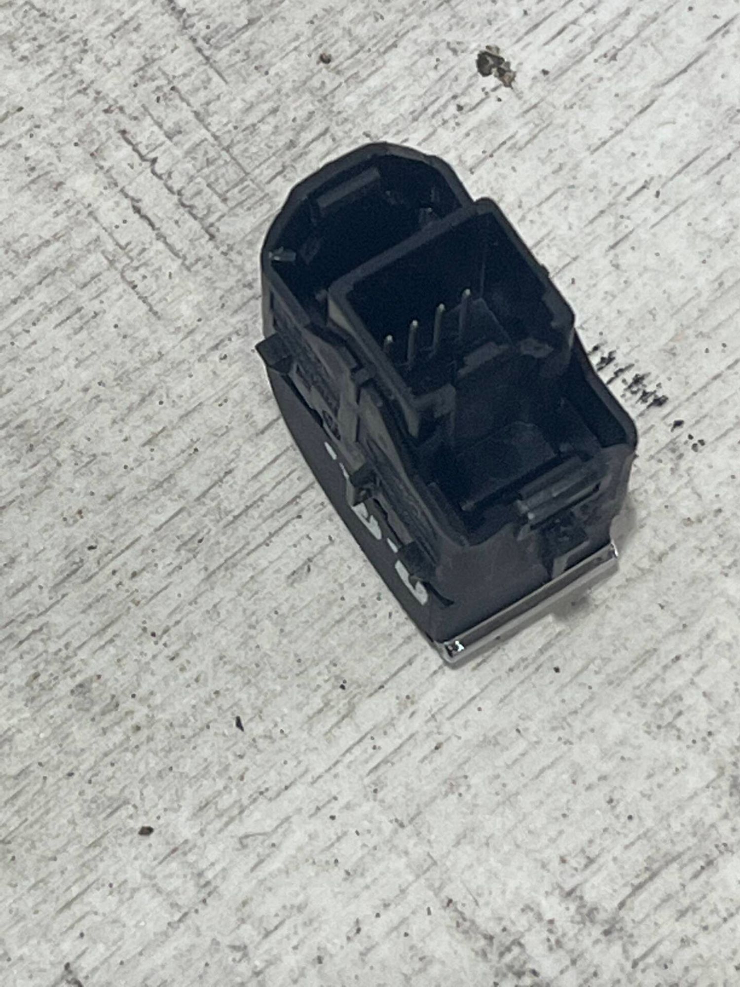 Передняя кнопка стеклоподъемника Ford Focus 3, 500 рублей, Брянск