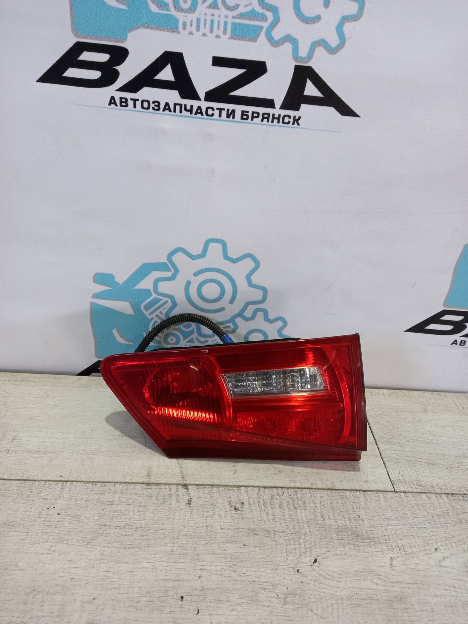Фонарь задний левый внутренний Lexus IS II, 3000 рублей, Брянск