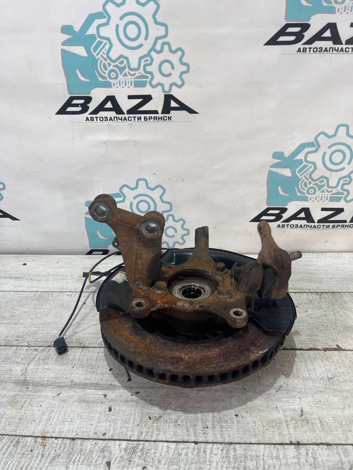 Кулак передний правый Toyota RAV 4 3, 4990 рублей, Брянск