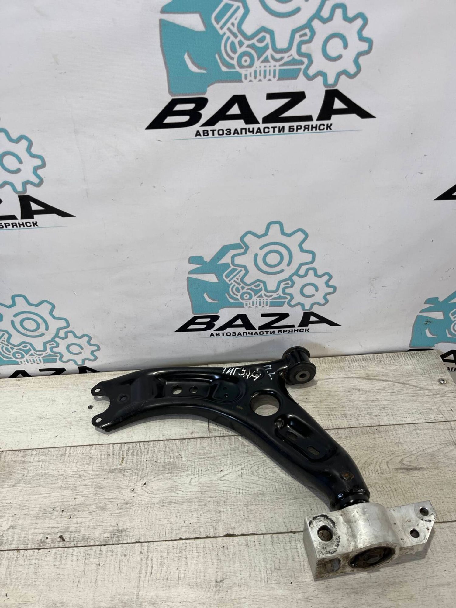 Передний левый рычаг Volkswagen Tiguan, 2500 рублей, Брянск