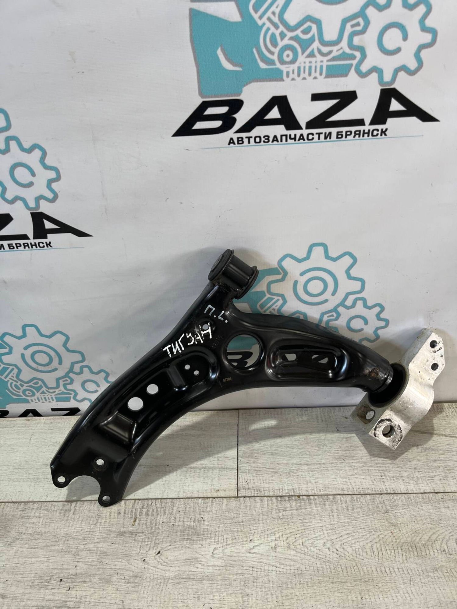 Передний левый рычаг Volkswagen Tiguan, 2500 рублей, Брянск