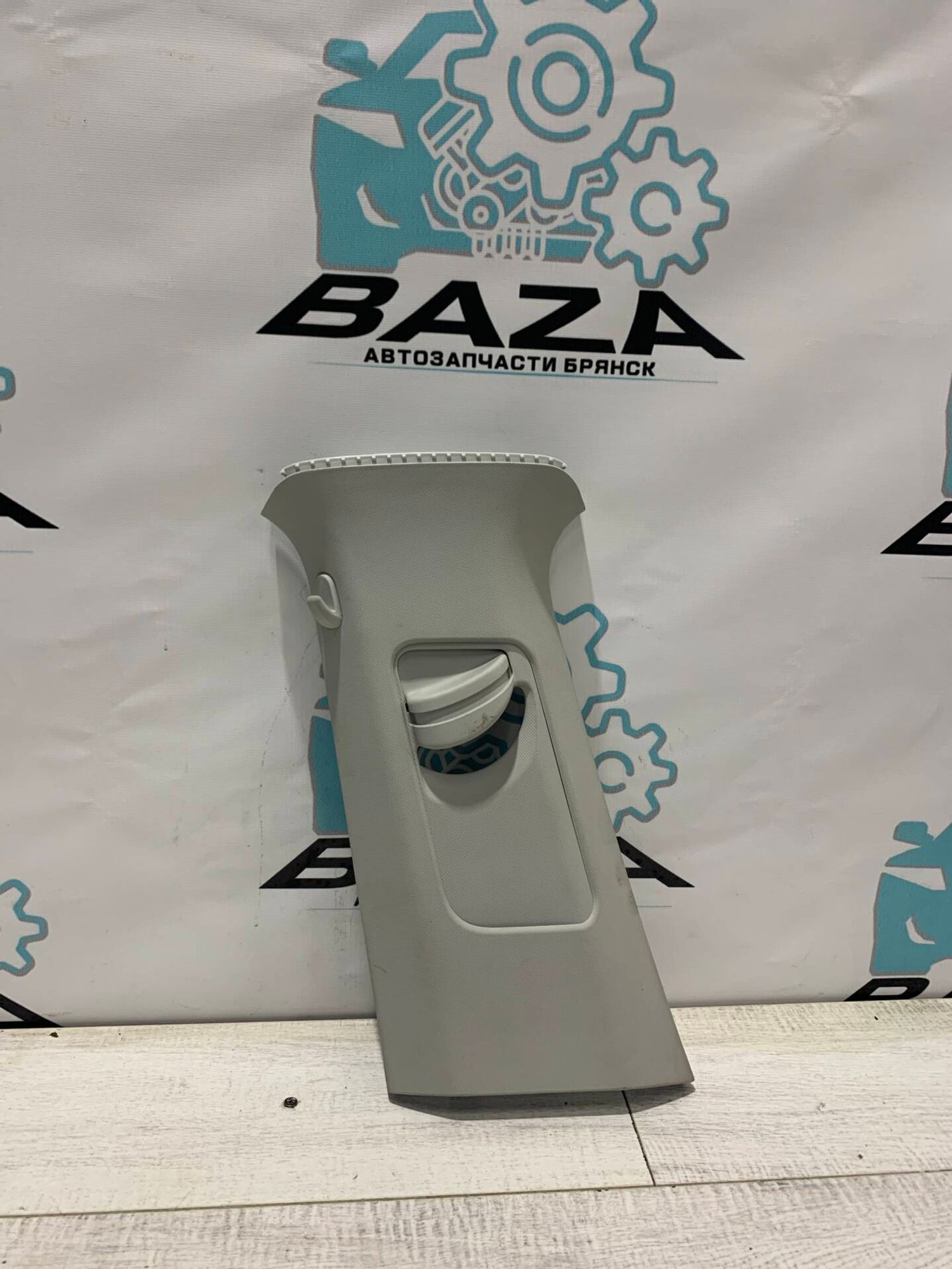 Обшивка средней левой  стойки  Volkswagen Polo, 1000 рублей, Брянск